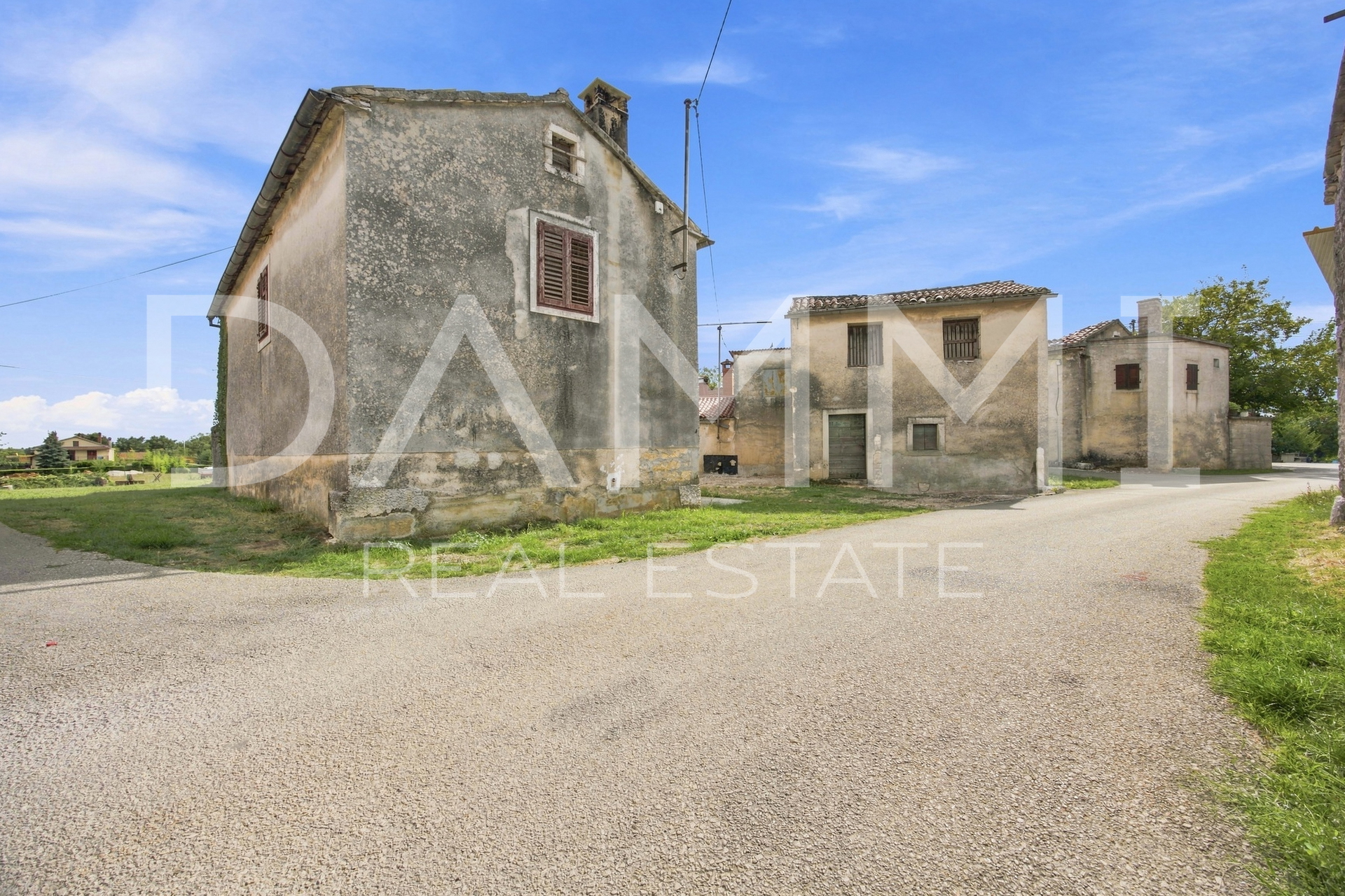 Central Istria &ndash; Two Legal Stone Houses with Renovation Project