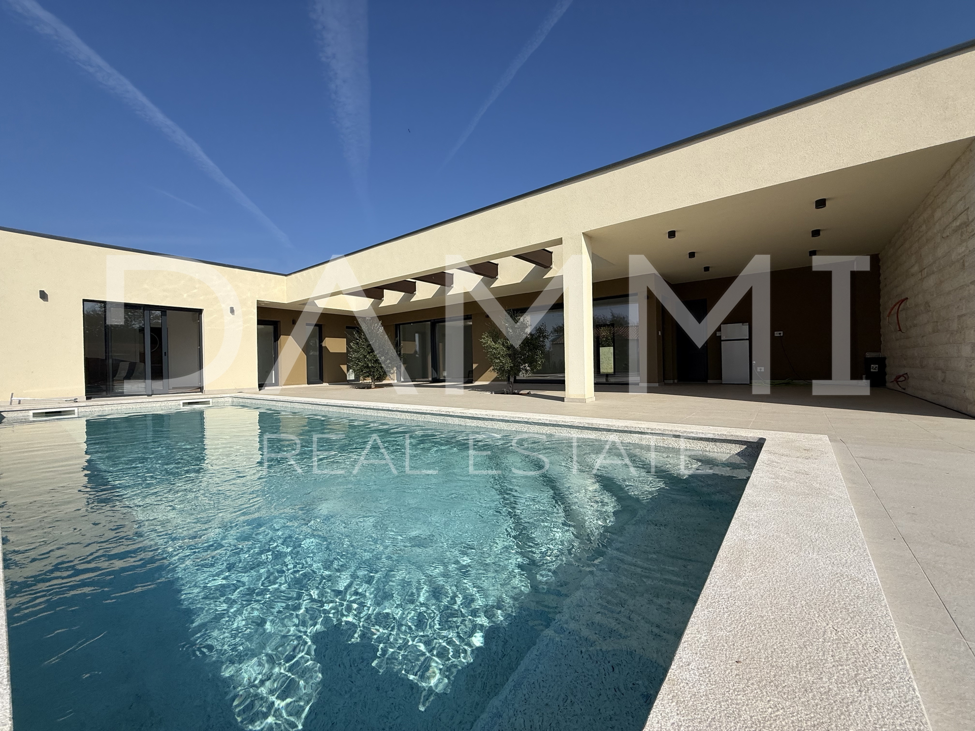 ISTRIA, ŽMINJ - Richly furnished Villa near the center of Žminj