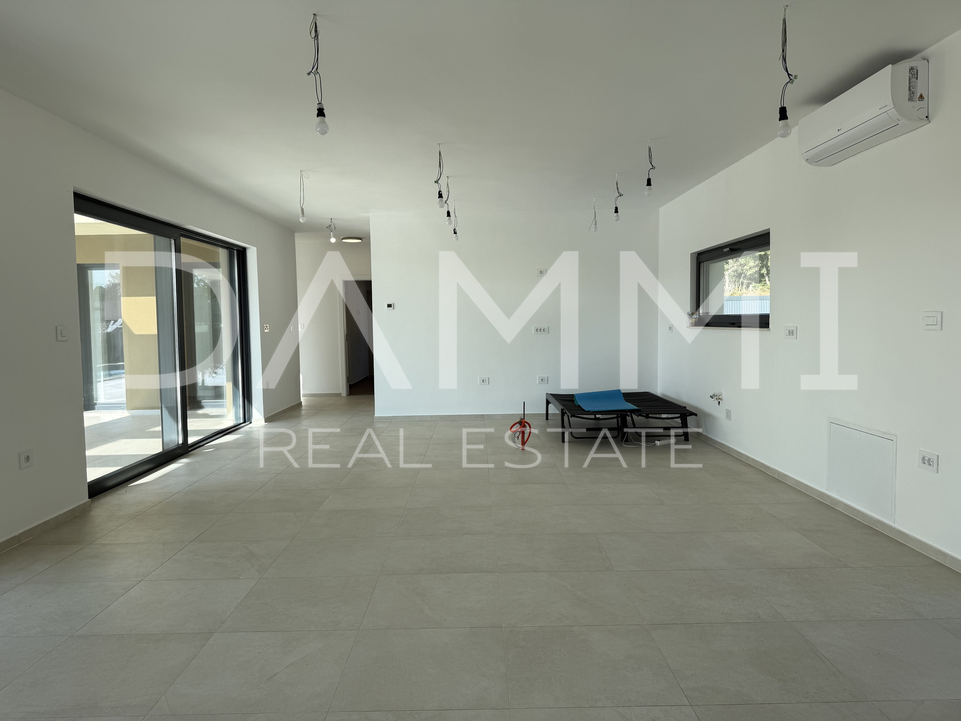 ISTRIA, ŽMINJ - Richly furnished Villa near the center of Žminj