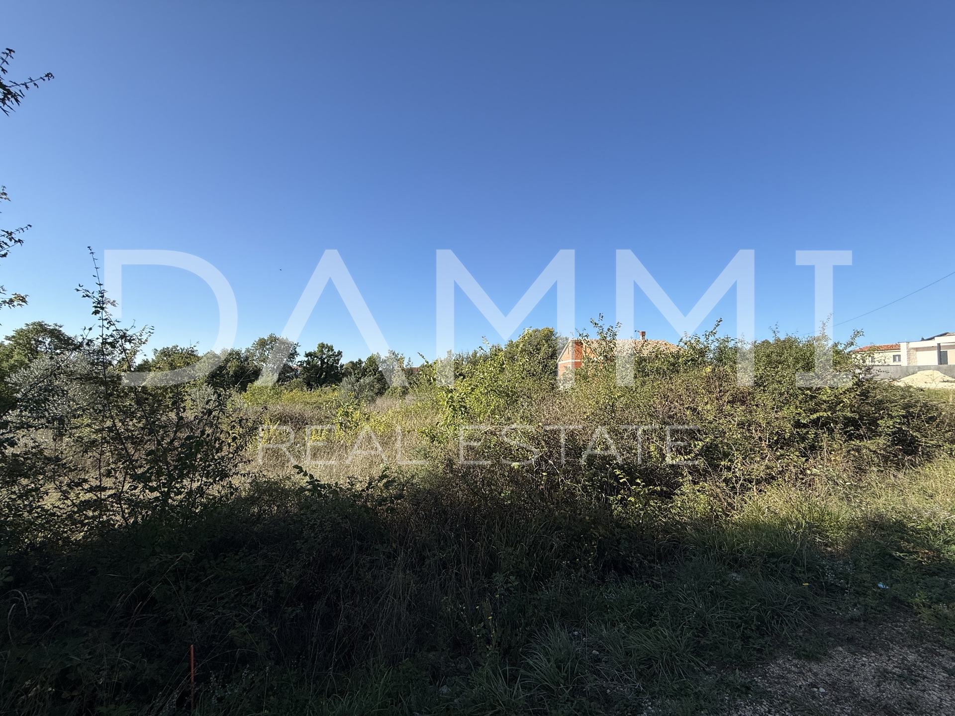 MARČANA, DIVŠIĆI - Building land with infrastructure 620 m2