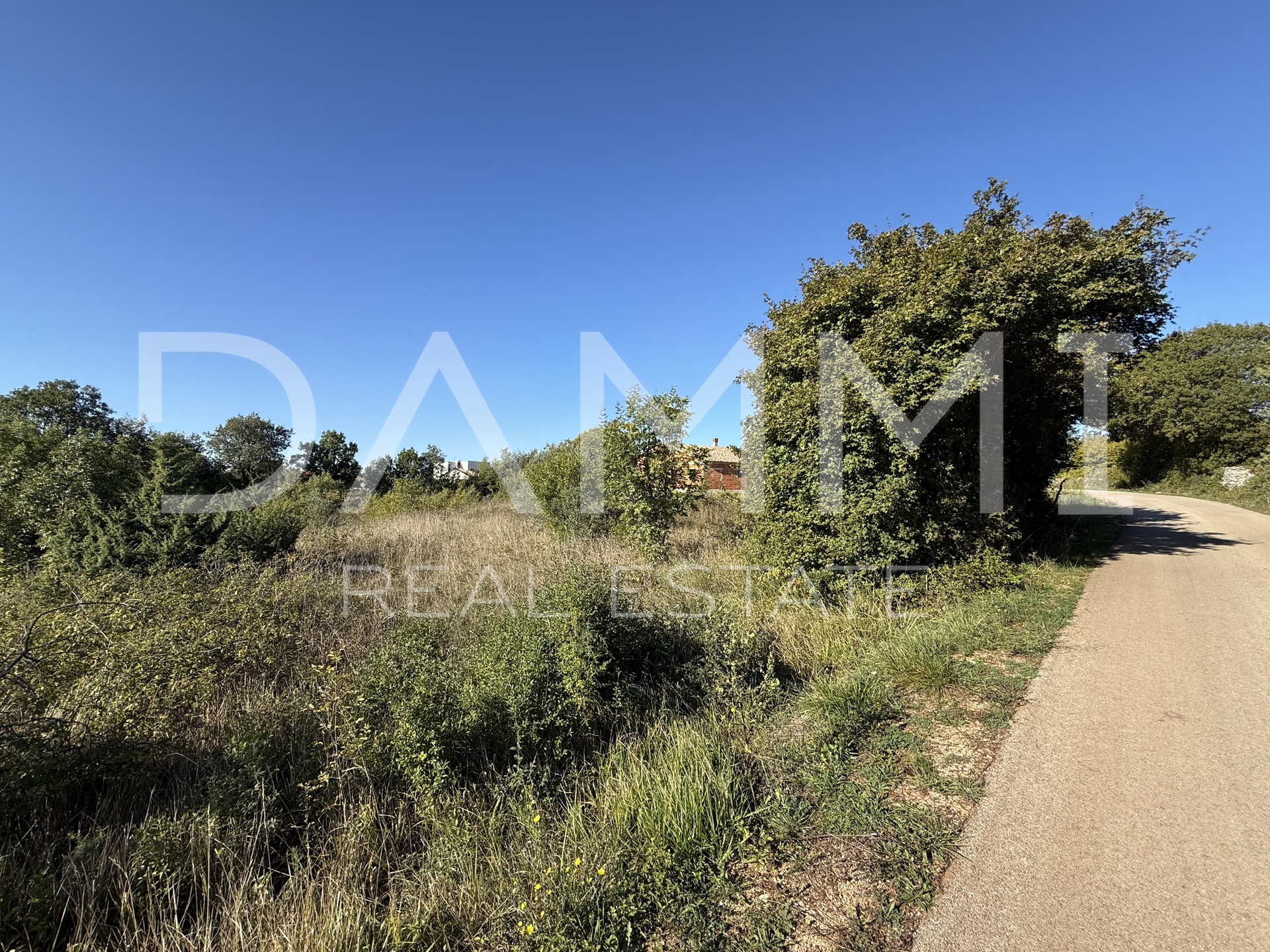 MARČANA, DIVŠIĆI - Building land with infrastructure 620 m2