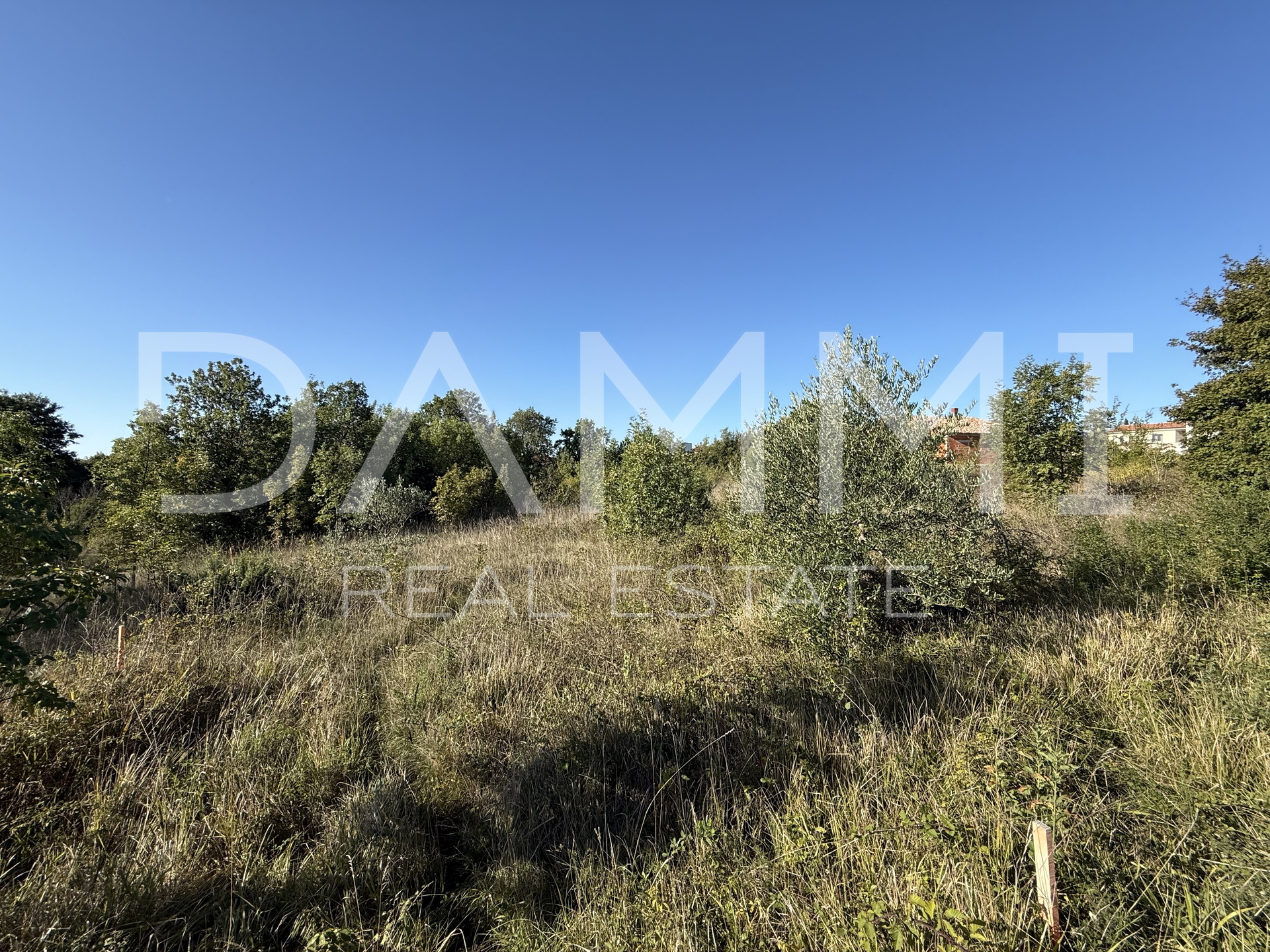 MARČANA, DIVŠIĆI - Building land with infrastructure 620 m2