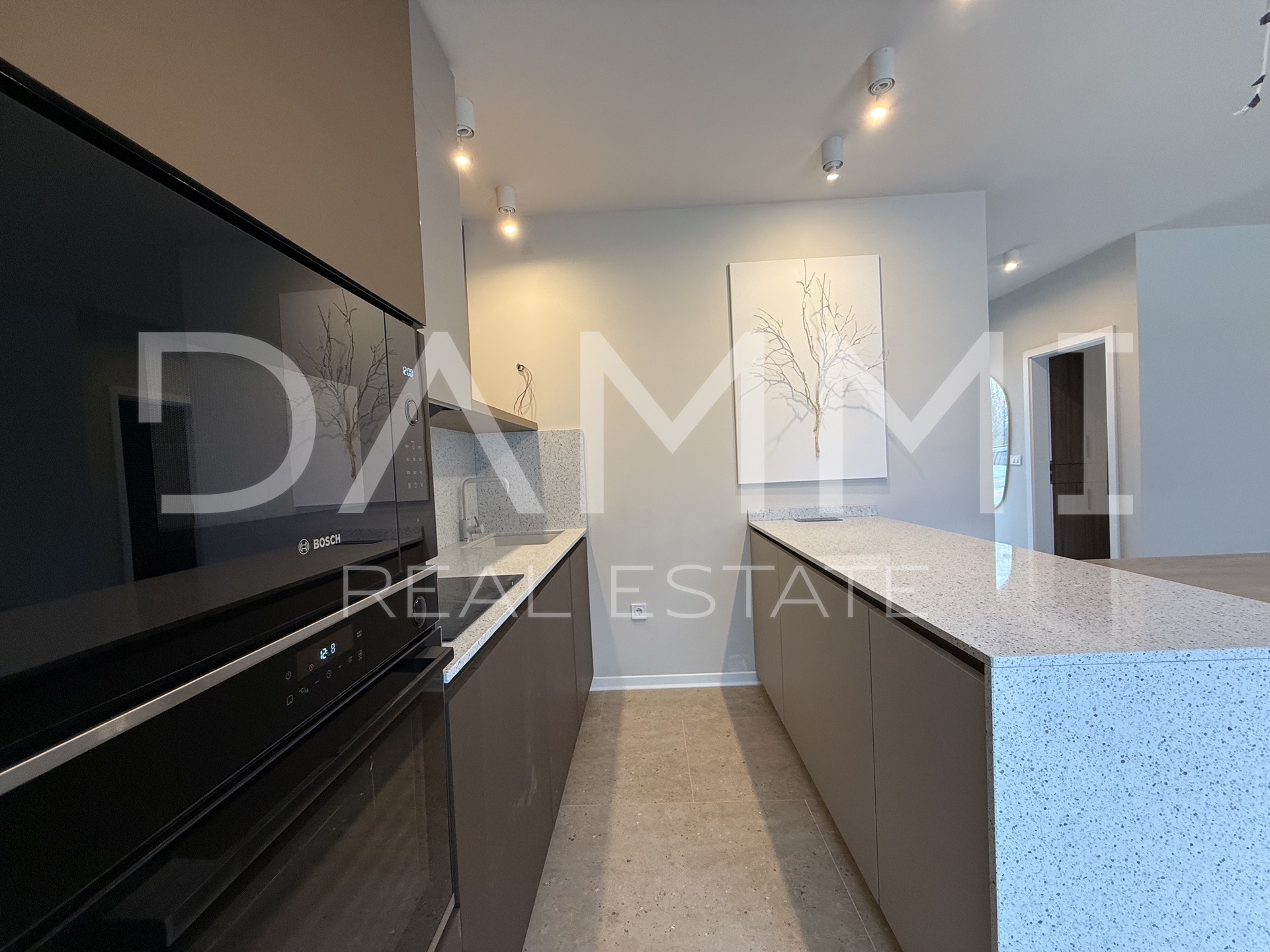 ISTRA&comma; NOVIGRAD - Nova dvojna ku&cacute;a s bazenom na mirnoj lokaciji