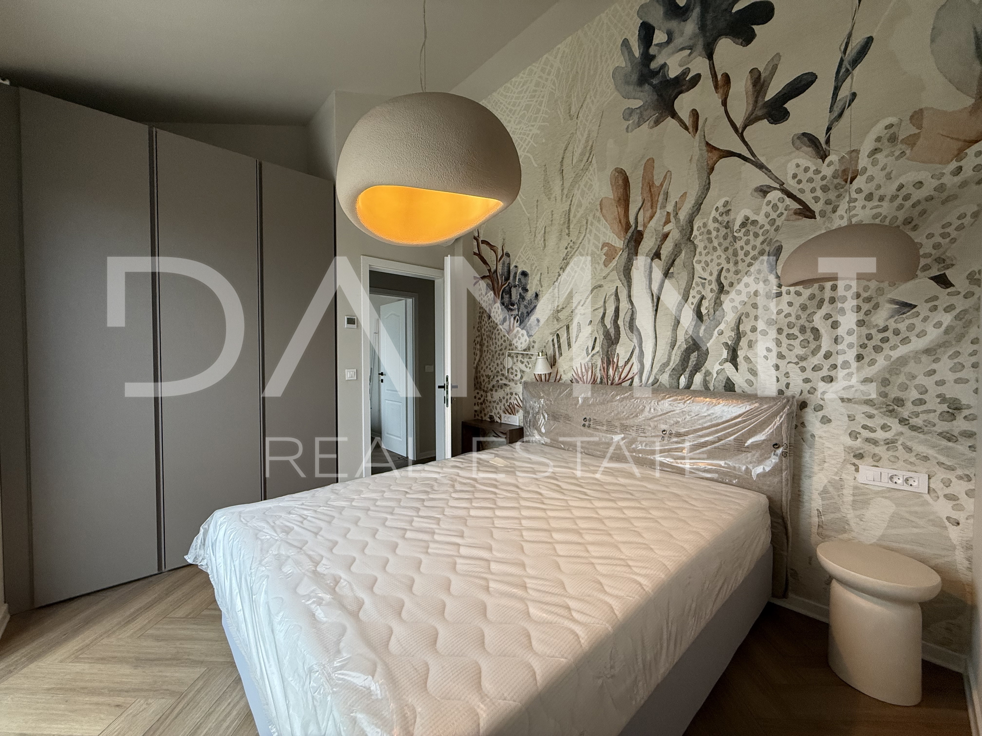 ISTRA&comma; NOVIGRAD - Nova dvojna ku&cacute;a s bazenom na mirnoj lokaciji