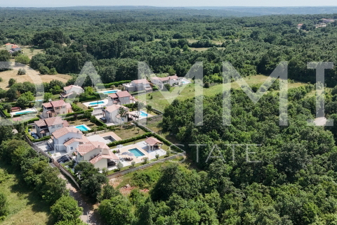 Istra, Marčana, zemljište sa dozvolom za gradnju vile, blizina mora