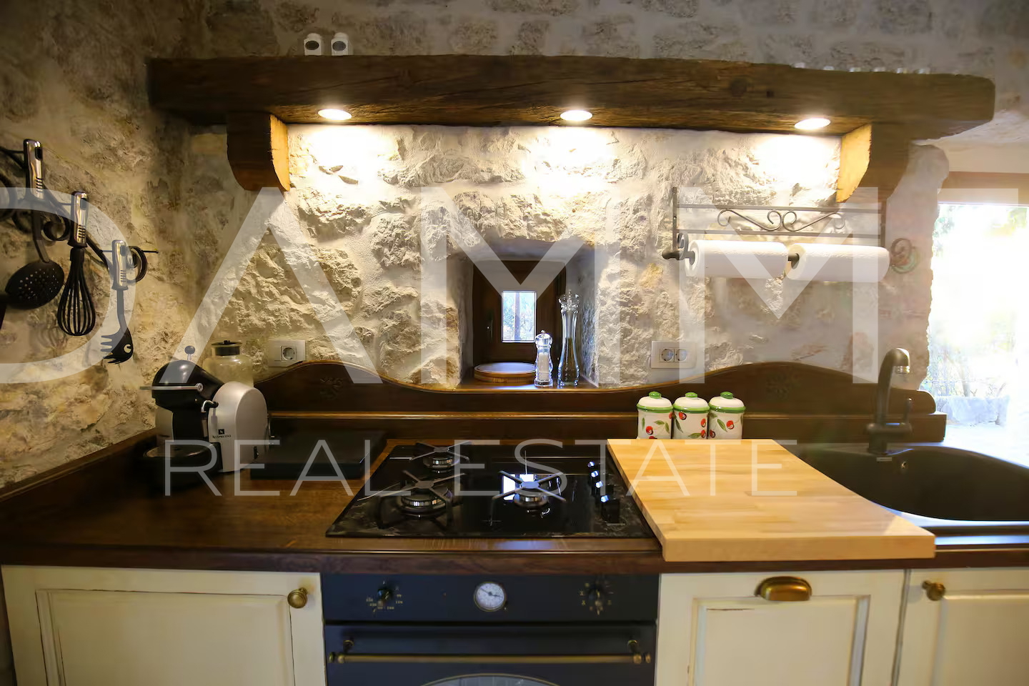 SJEVERNA DALMACIJA&comma; TRIBANJ - Unikanta kamena vila s panoramskim pogledom na more