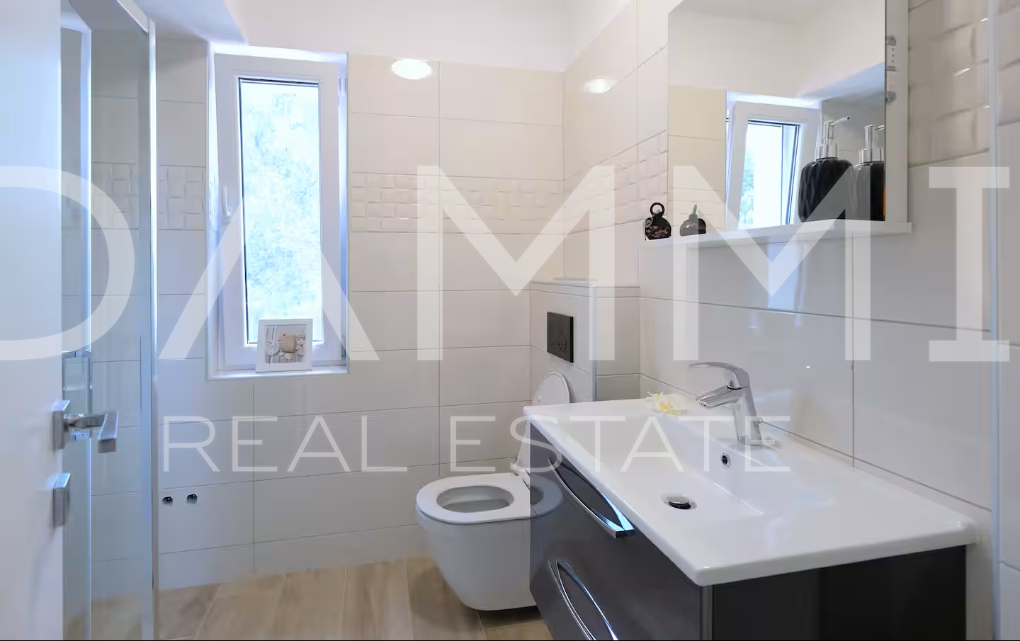 Istra&comma; Svetvin&ccaron;enat&comma; lijepa ku&cacute;a s bazenom u zelenilu