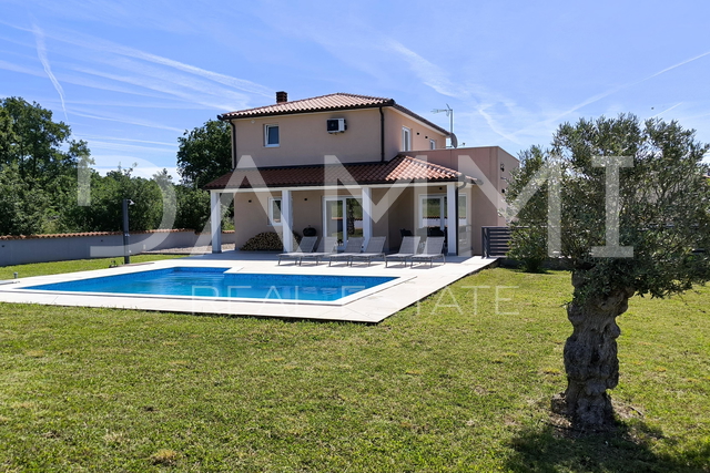 Istra. Vodnjan - vila sa bazenom, predivna okućnica