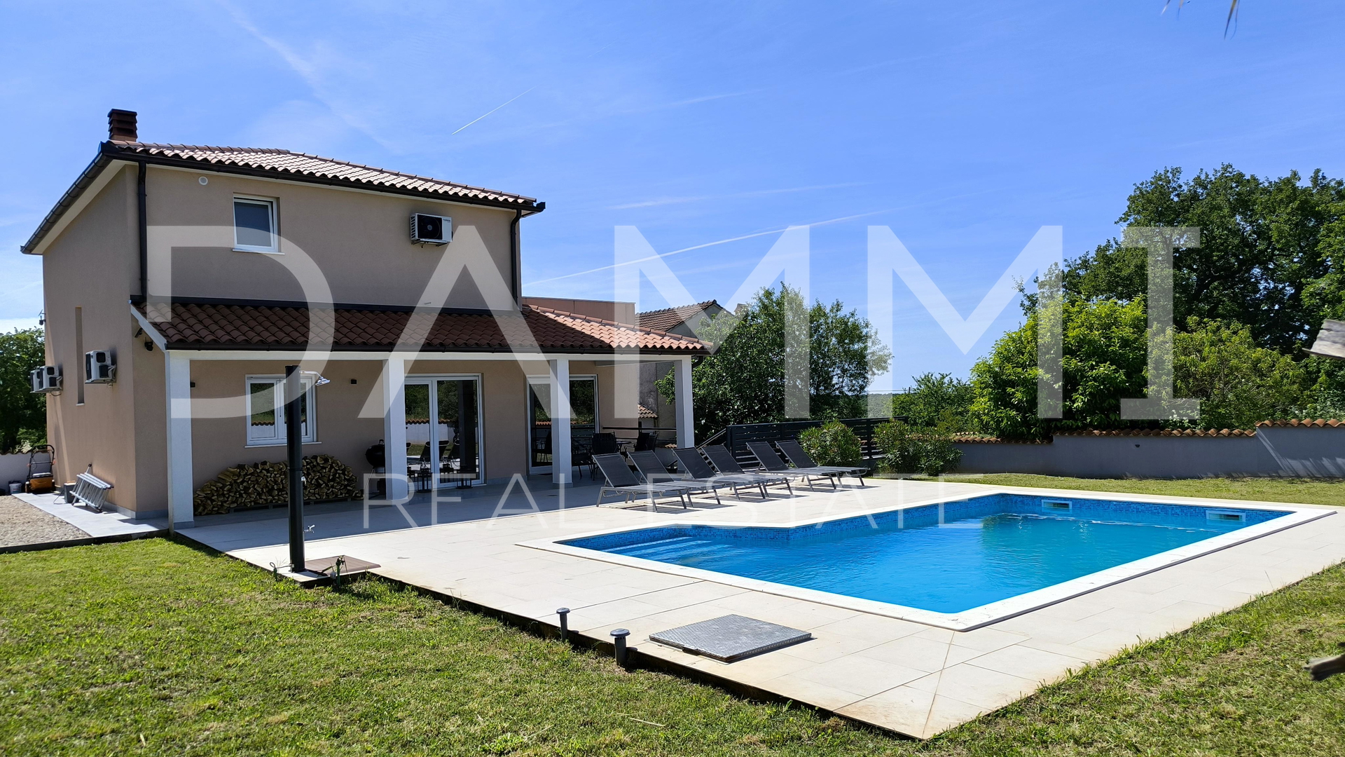 Istra&period; Vodnjan - vila sa bazenom&comma; predivna oku&cacute;nica