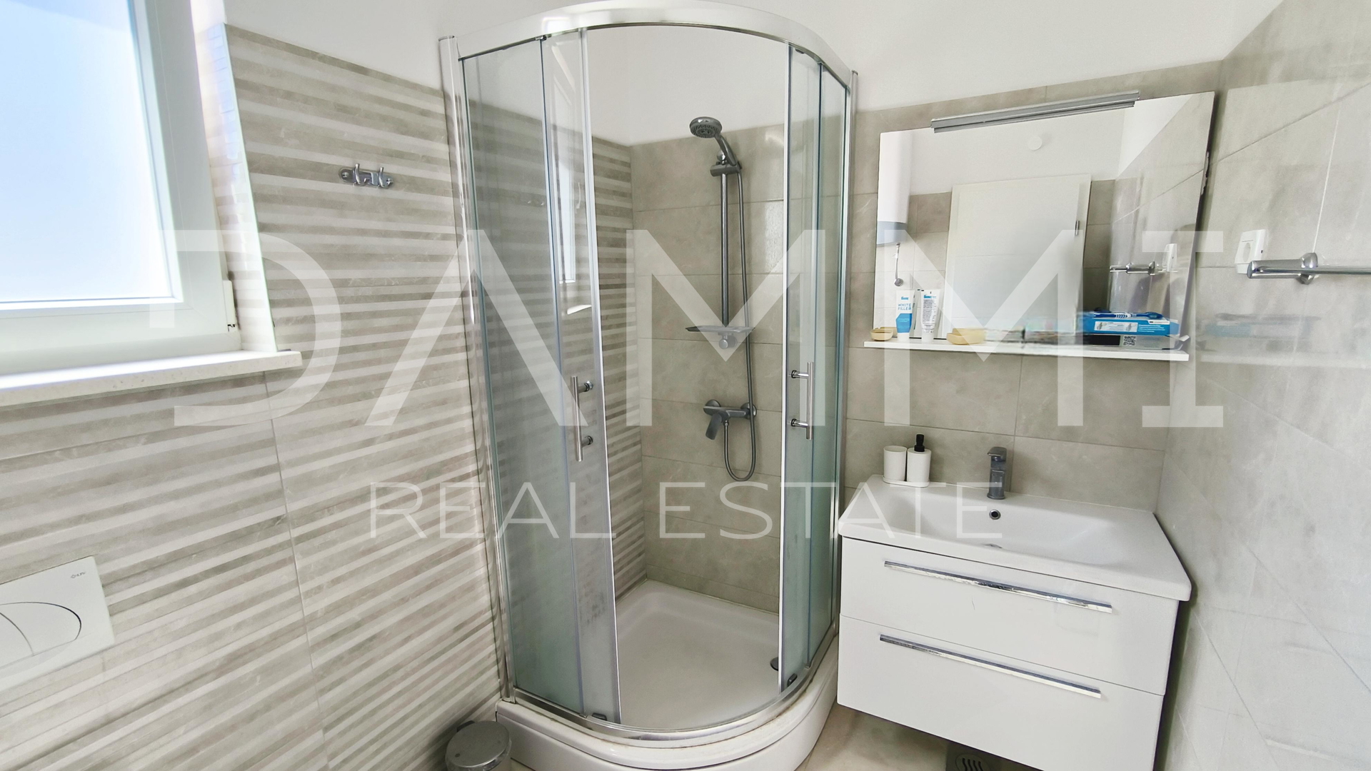 Istra&period; Vodnjan - vila sa bazenom&comma; predivna oku&cacute;nica