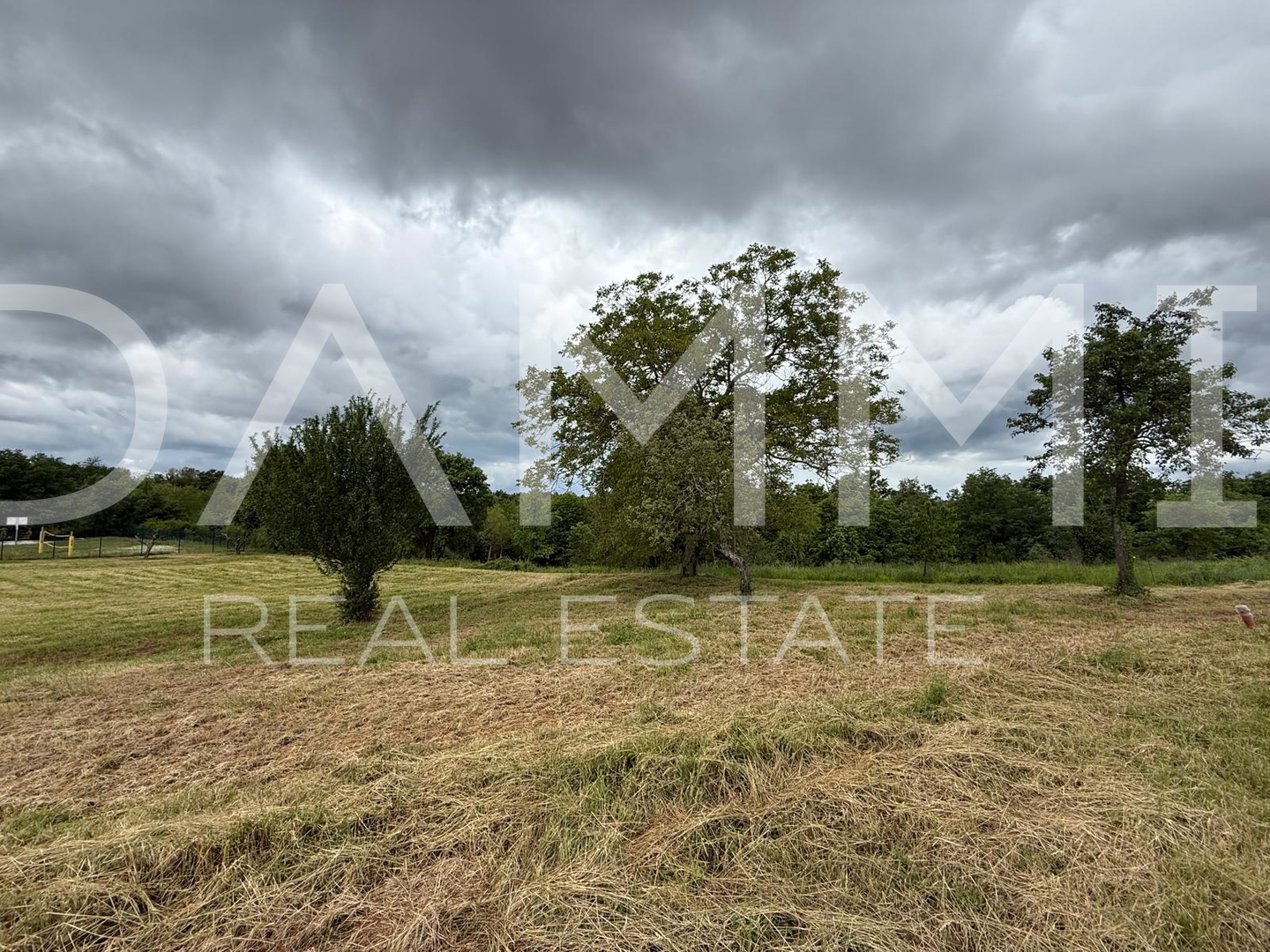 ISTRA&comma; VI&Zcaron;INADA - Gra&dstrok;evinsko zemlji&scaron;te na mirnoj lokaciji