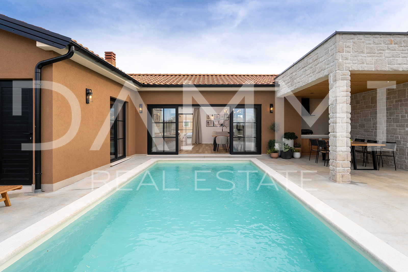 ISTRIA, ŽMINJ - Charming single-storey house with swimming pool