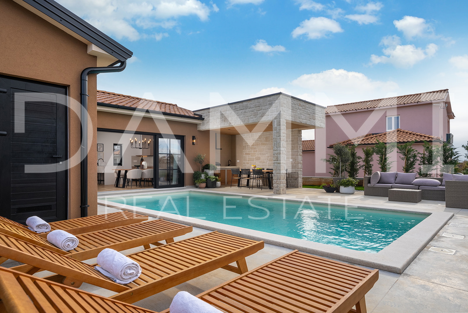 ISTRIA, ŽMINJ - Charming single-storey house with swimming pool