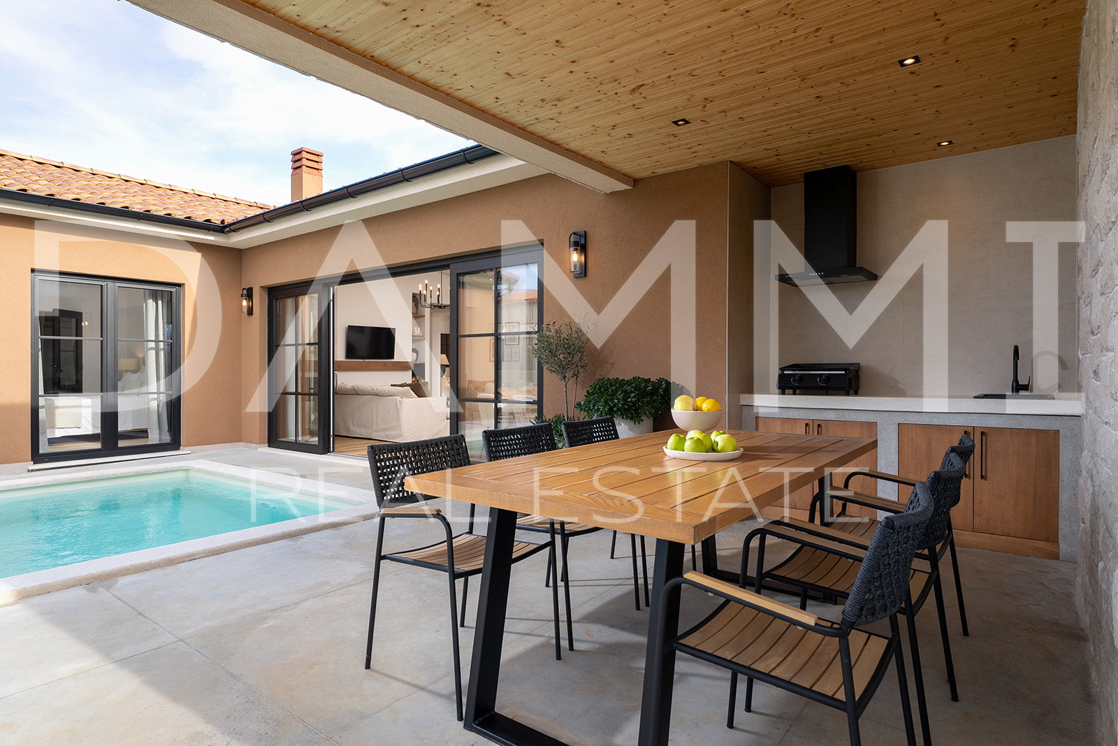 ISTRIA, ŽMINJ - Charming single-storey house with swimming pool