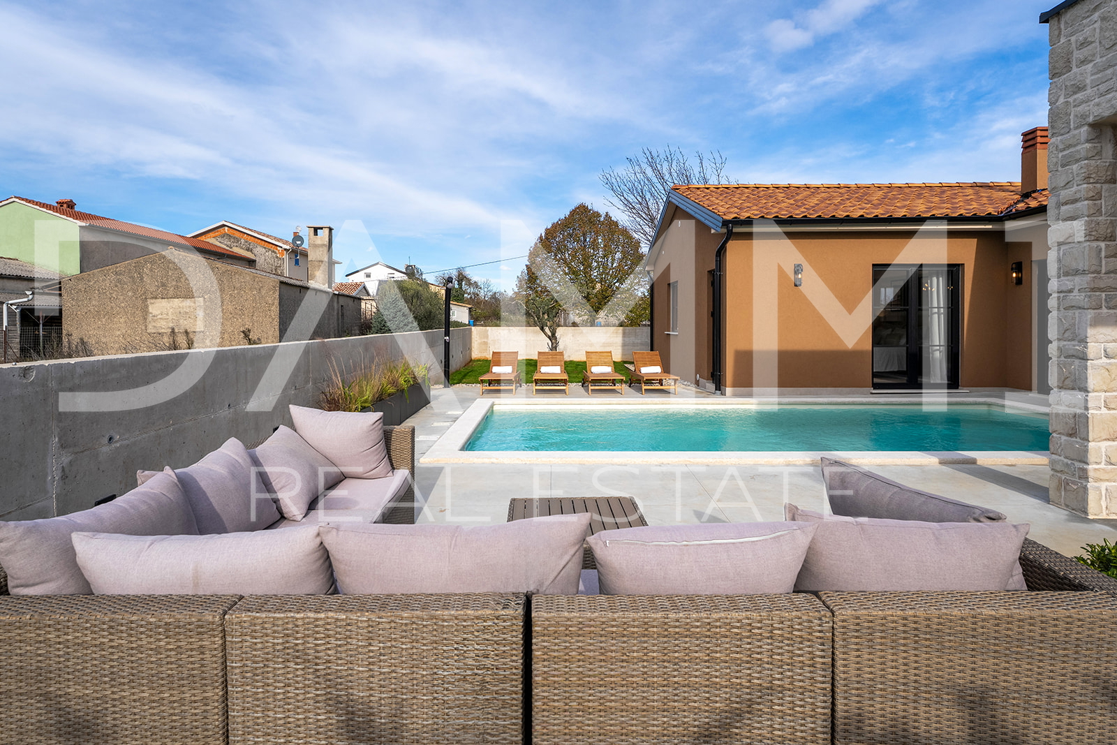 ISTRIA, ŽMINJ - Charming single-storey house with swimming pool