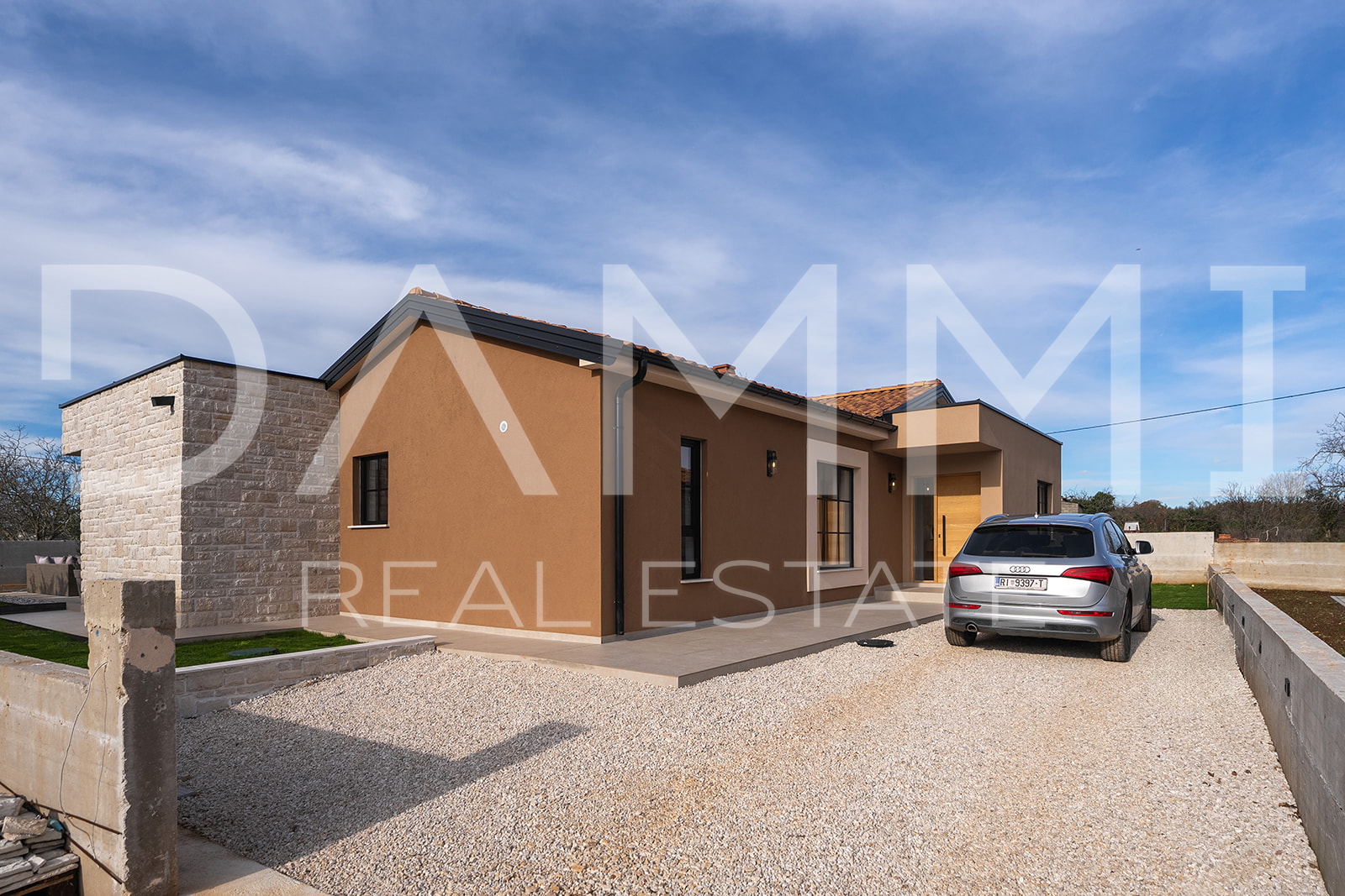 ISTRIA, ŽMINJ - Charming single-storey house with swimming pool