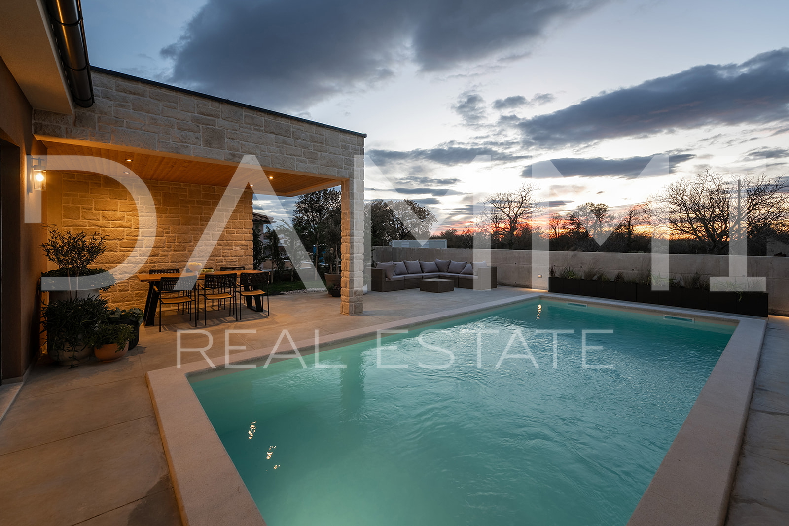 ISTRIA, ŽMINJ - Charming single-storey house with swimming pool