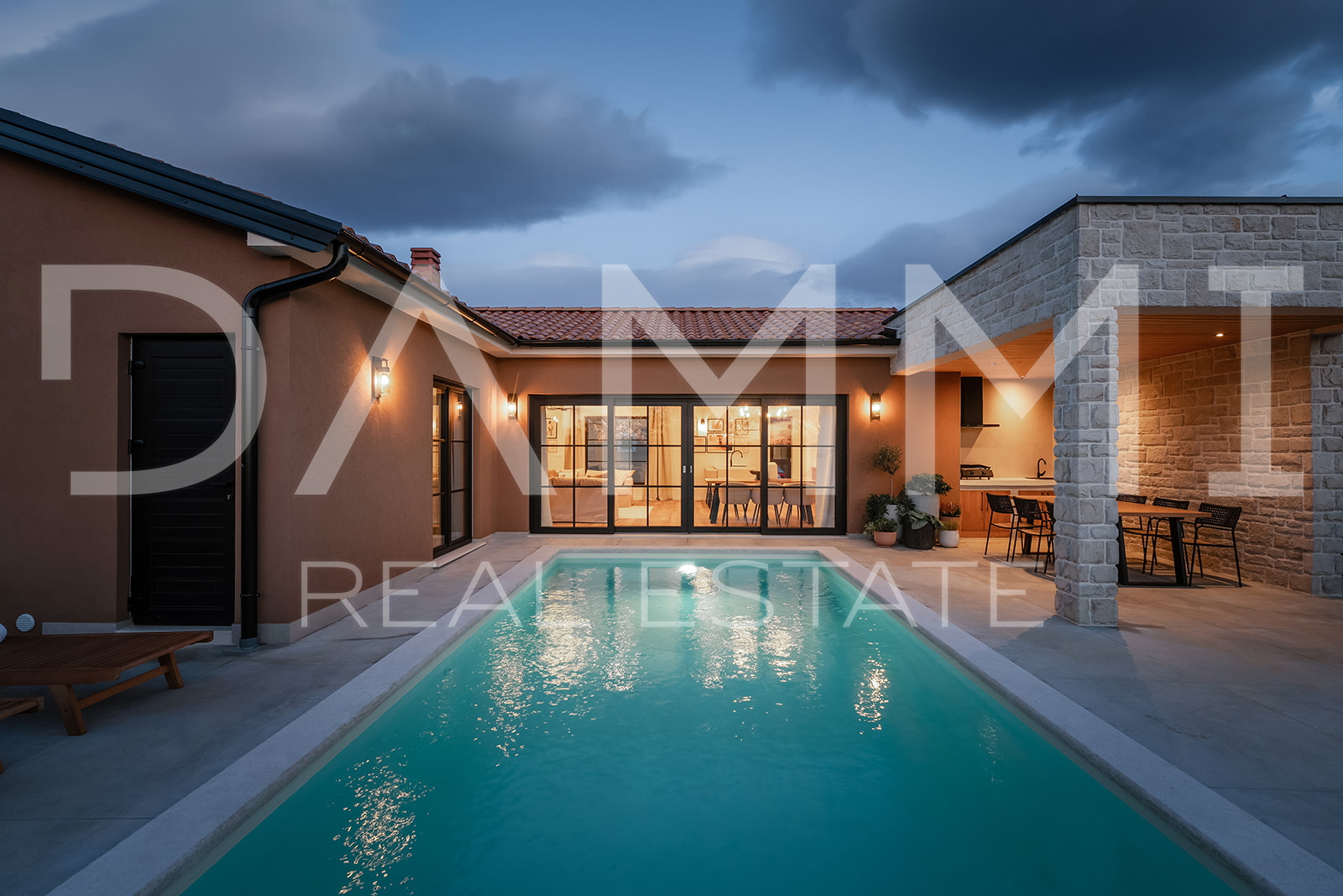 ISTRIA, ŽMINJ - Charming single-storey house with swimming pool