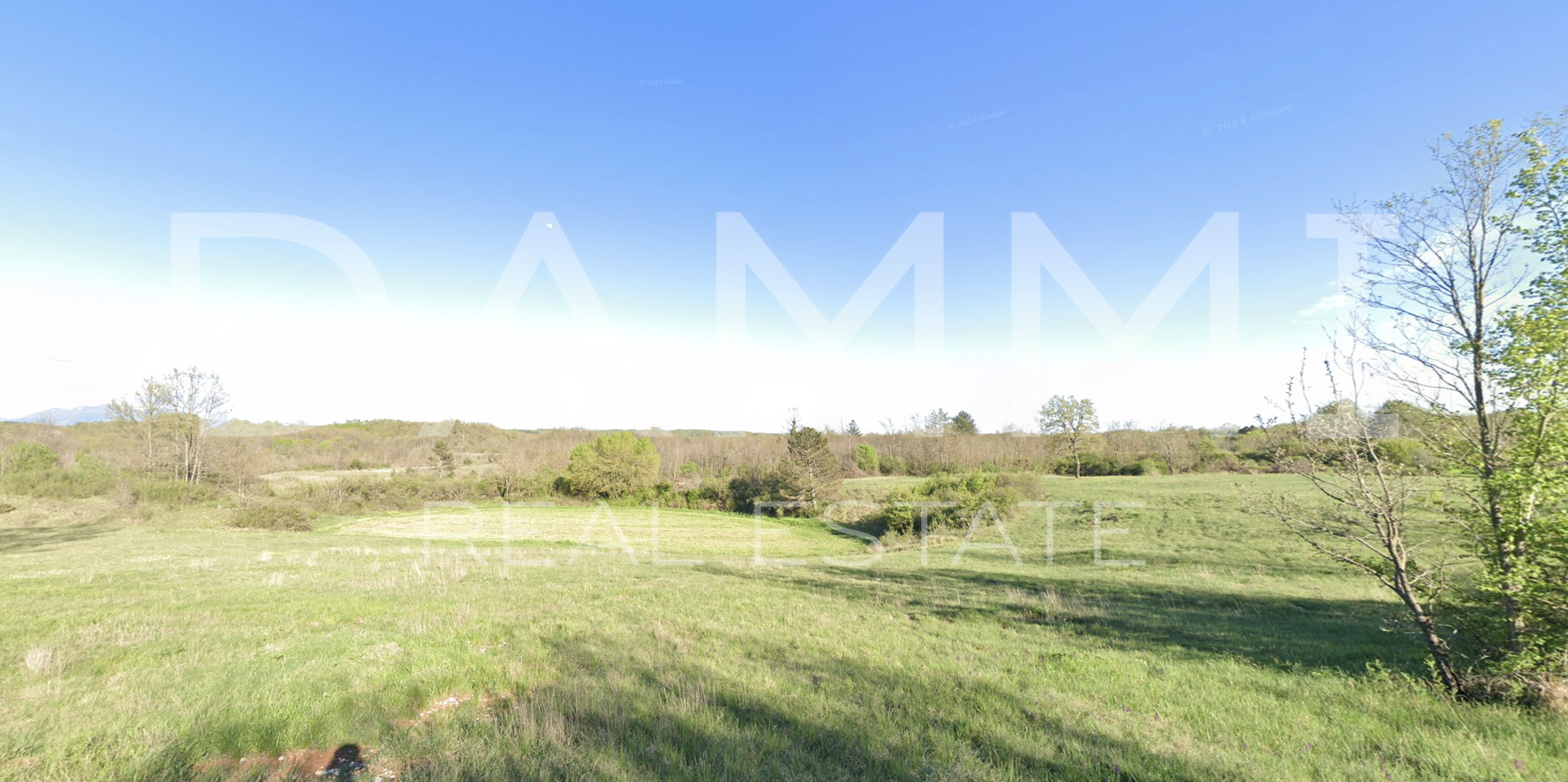 CENTRAL ISTRIA - Large agricultural land next to asphalt