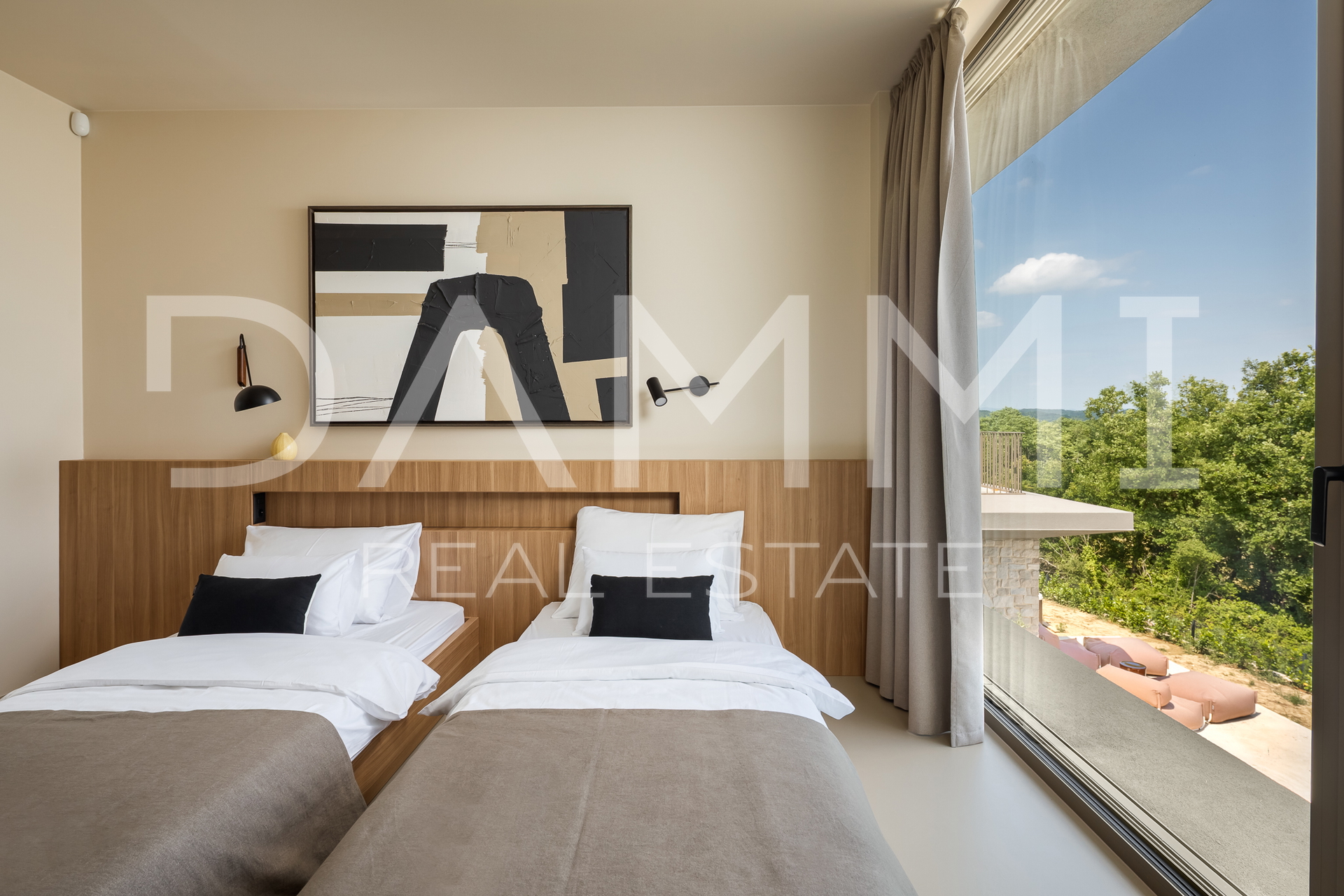 MOTOVUN&comma; OKOLICA - Moderna vila s bazenom i wellnessom