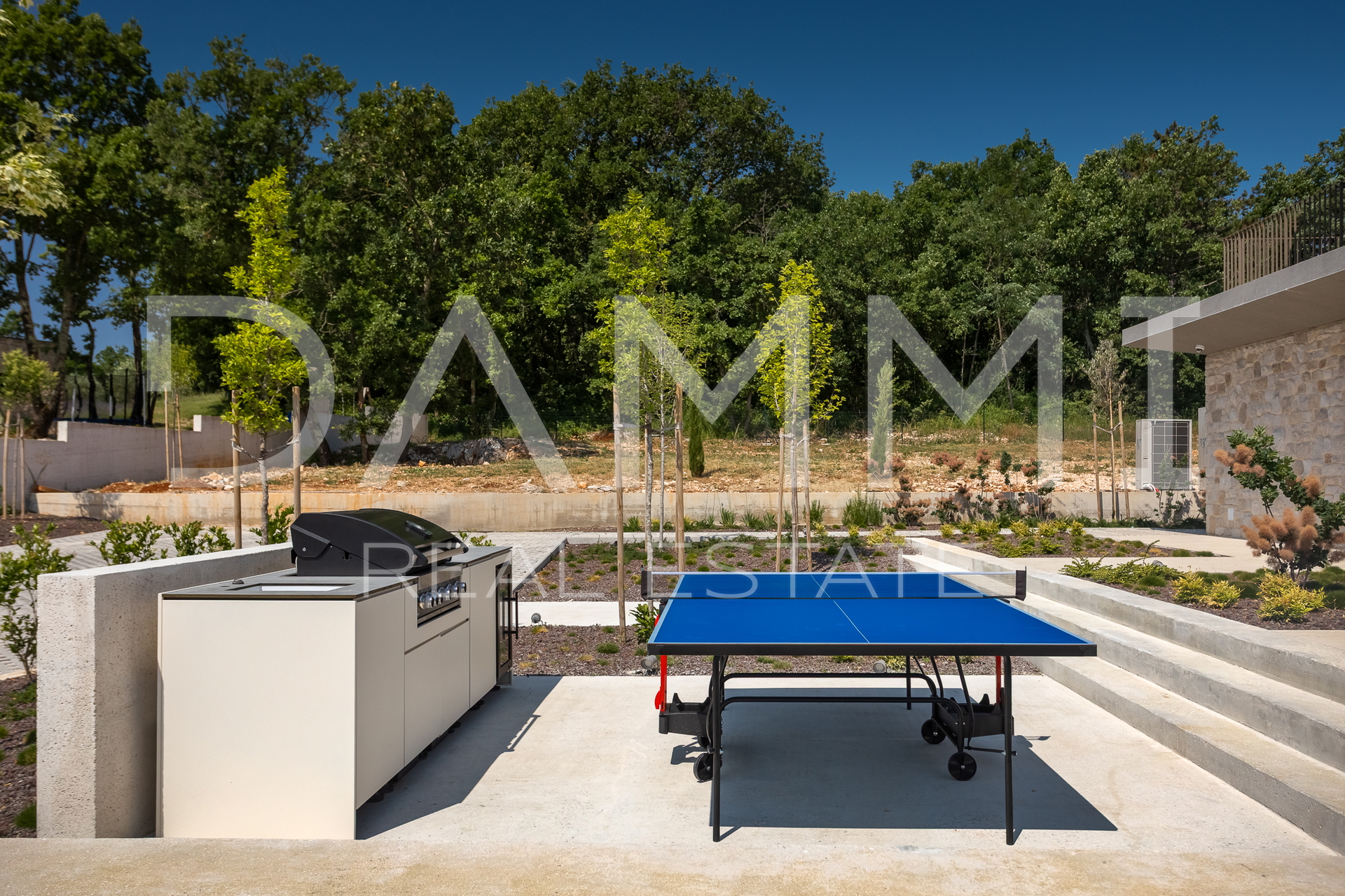 MOTOVUN&comma; OKOLICA - Moderna vila s bazenom i wellnessom