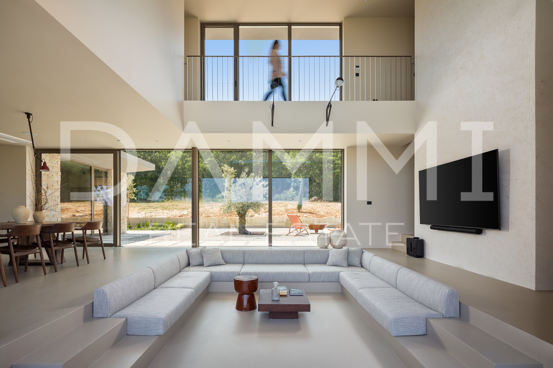 MOTOVUN&comma; OKOLICA - Moderna vila s bazenom i wellnessom