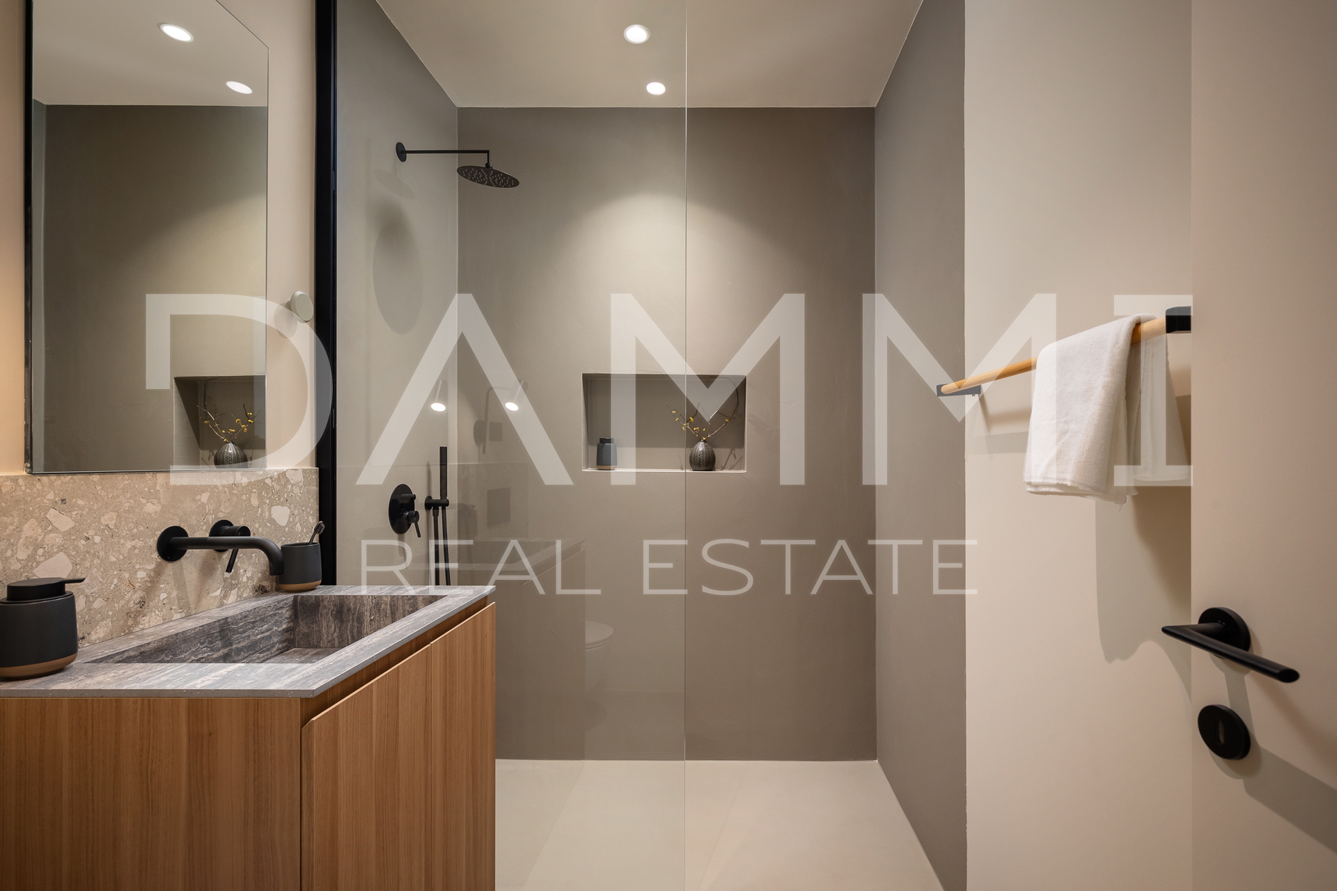 MOTOVUN&comma; OKOLICA - Moderna vila s bazenom i wellnessom