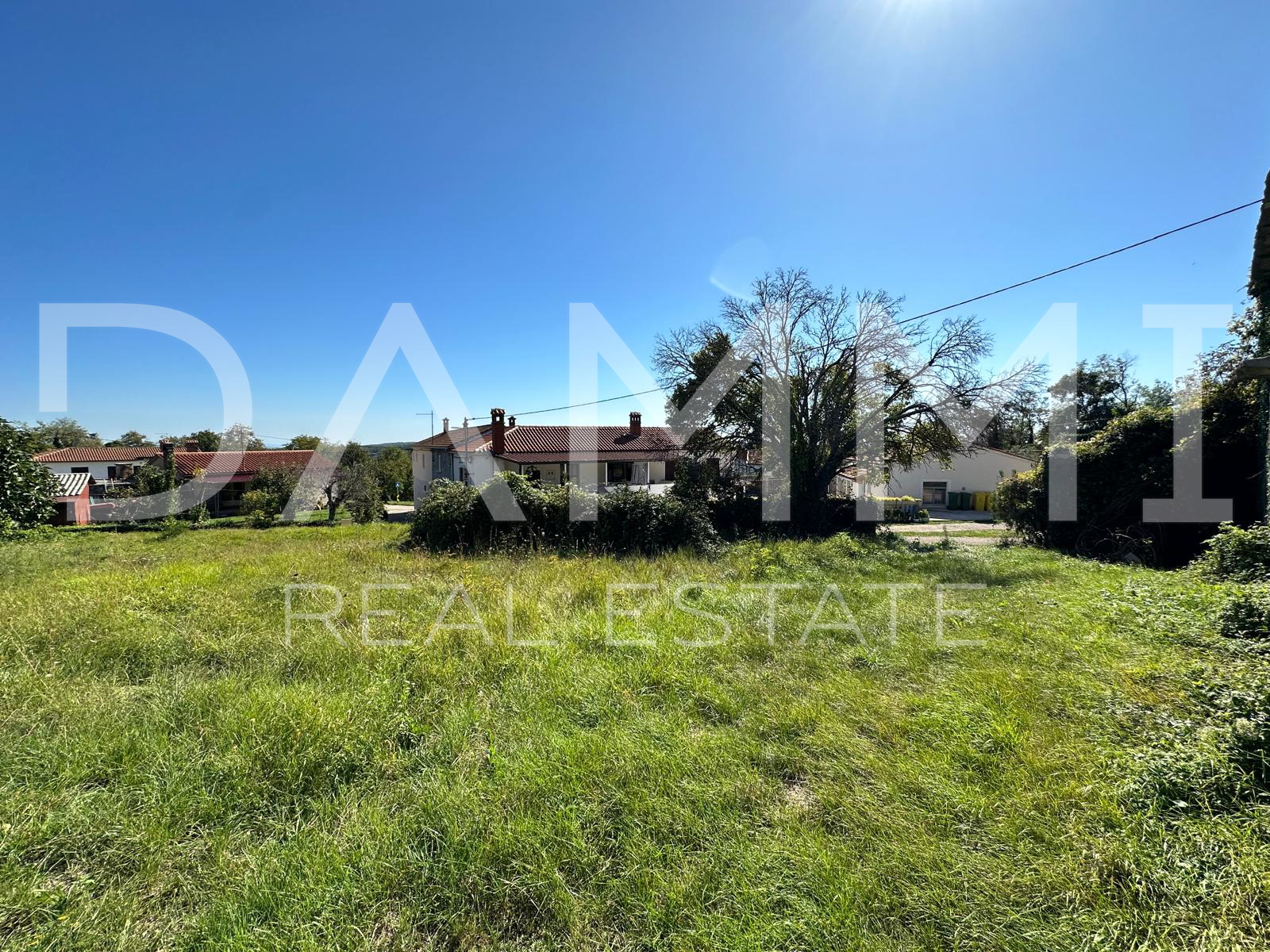 ISTRA, ŽMINJ - Istarsko imanje s dvije kuće i 956m2 okućnice