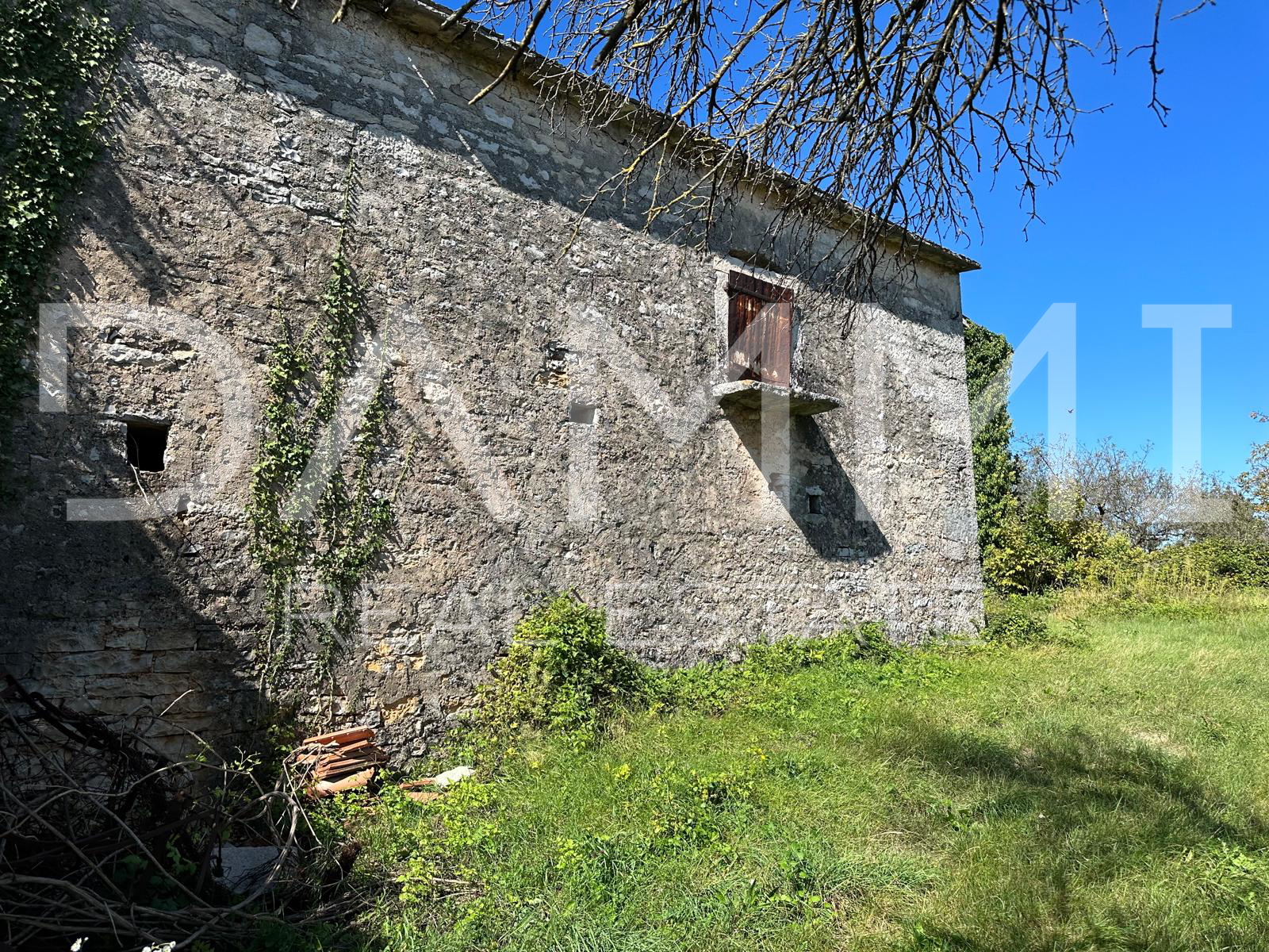 ISTRA, ŽMINJ - Istarsko imanje s dvije kuće i 956m2 okućnice