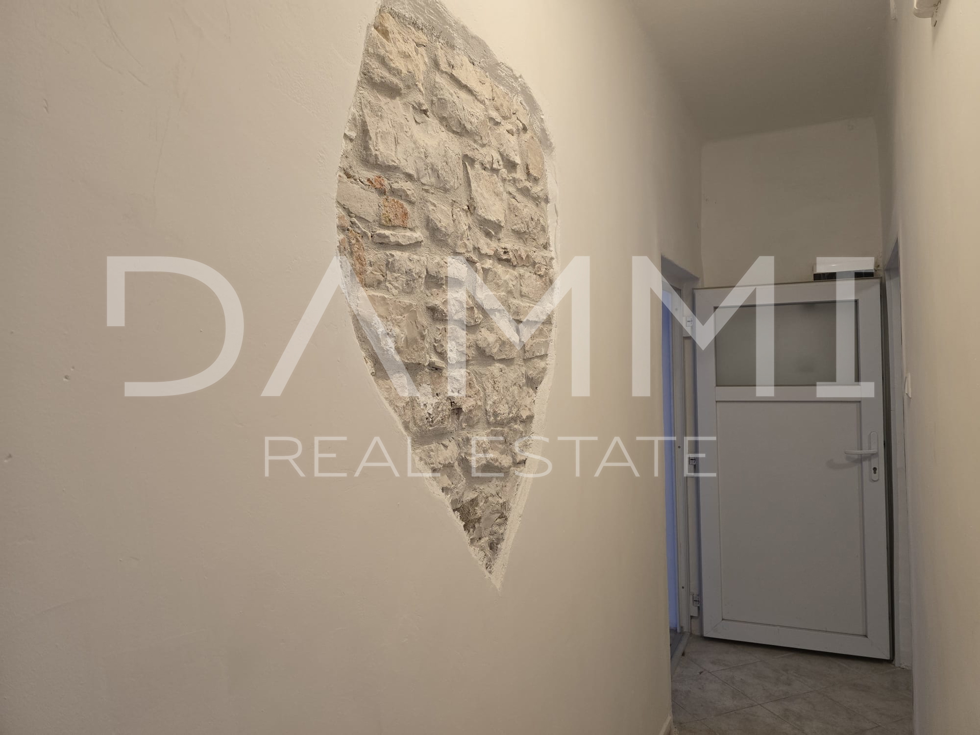 Apartment&comma; 140 m2&comma; For Sale&comma; Pula - Centar