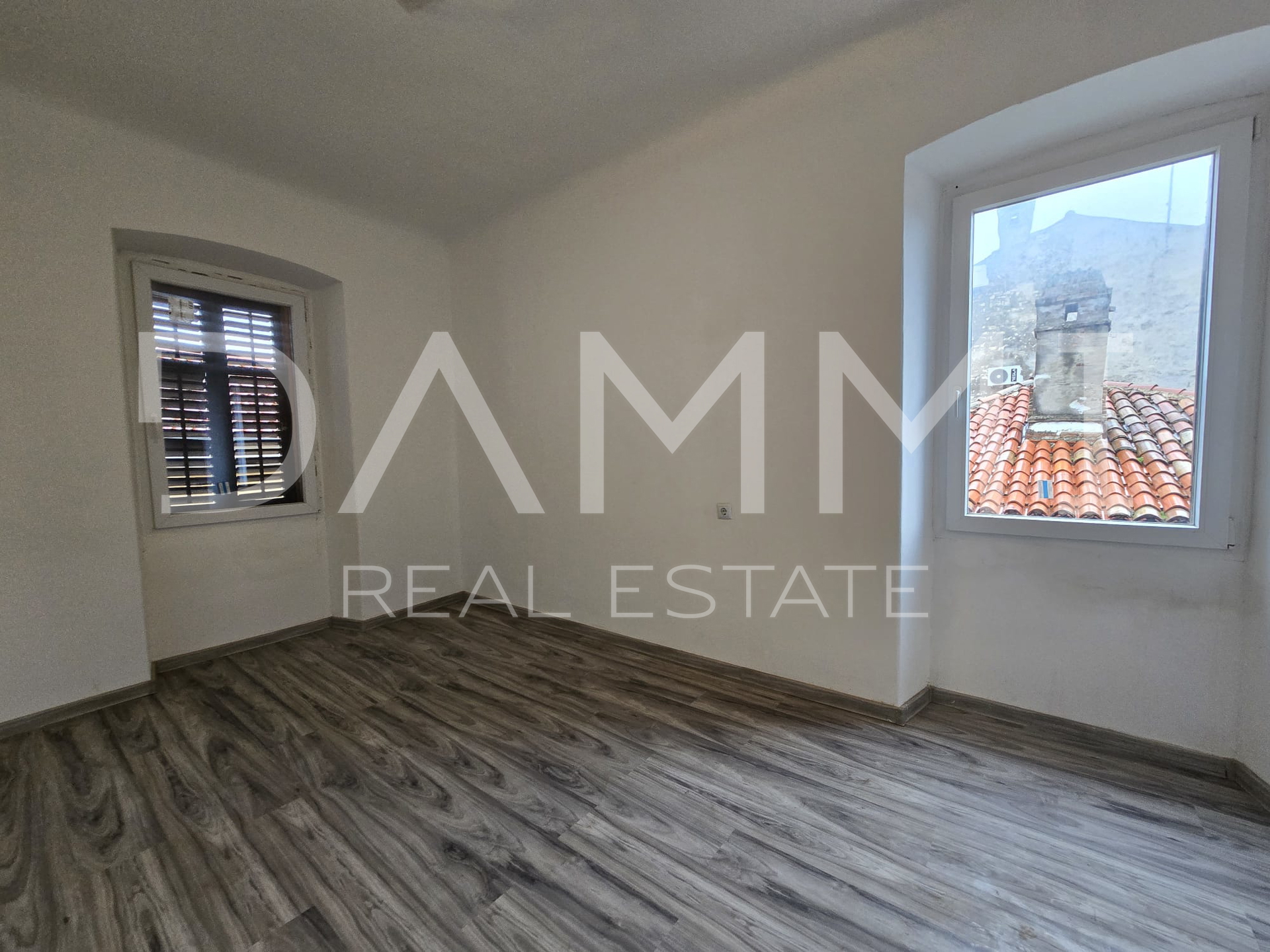 Apartment&comma; 140 m2&comma; For Sale&comma; Pula - Centar