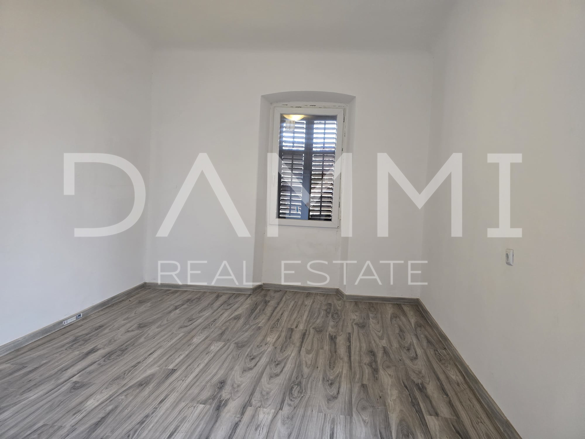 Apartment&comma; 140 m2&comma; For Sale&comma; Pula - Centar