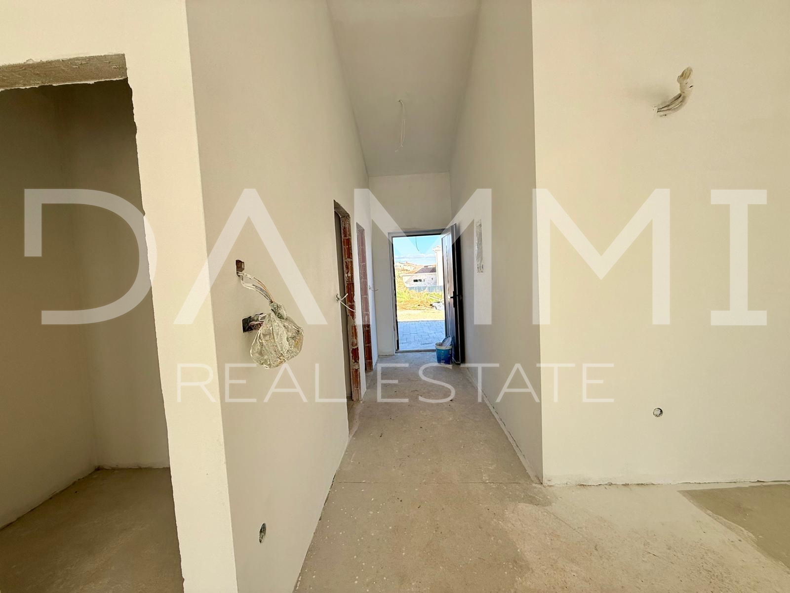 ISTRA&comma; PORE&Ccaron; - DVOJNA PRIZEMNICA S BAZENOM