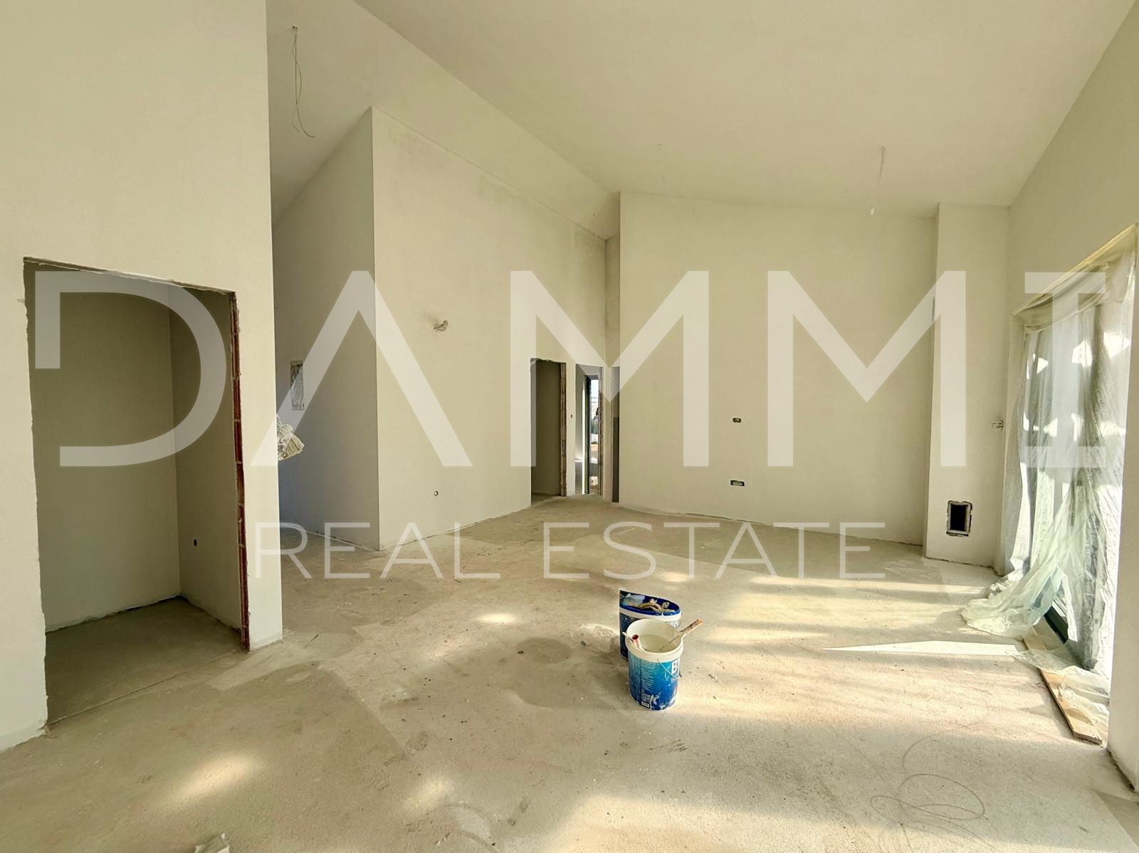 ISTRA&comma; PORE&Ccaron; - DVOJNA PRIZEMNICA S BAZENOM