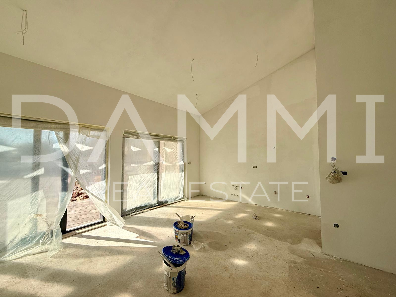 ISTRA&comma; PORE&Ccaron; - DVOJNA PRIZEMNICA S BAZENOM