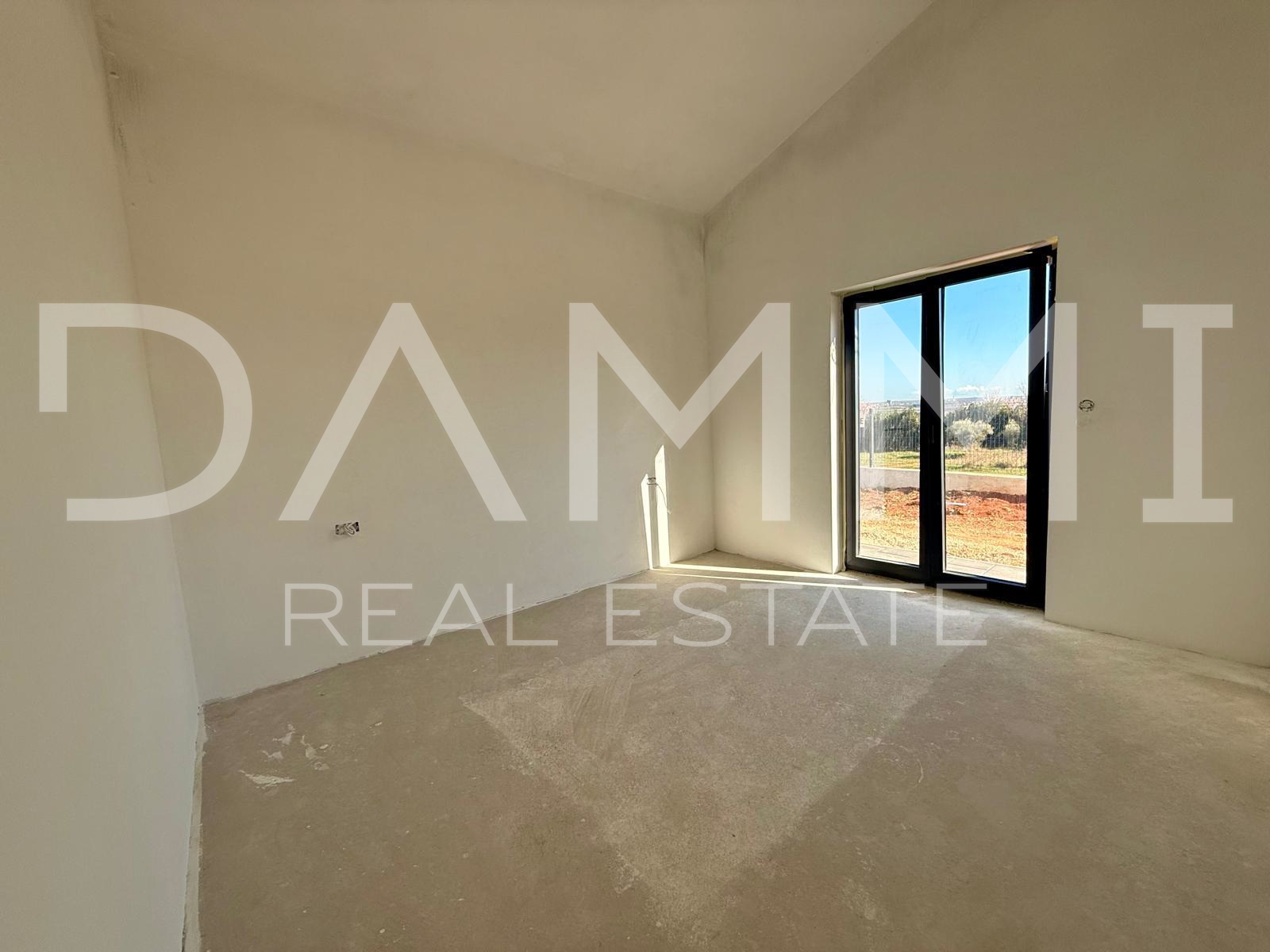 ISTRA&comma; PORE&Ccaron; - DVOJNA PRIZEMNICA S BAZENOM