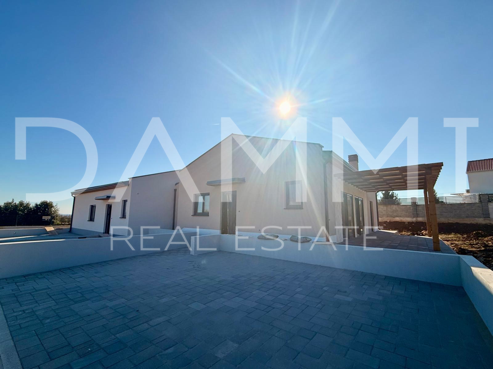 ISTRA&comma; PORE&Ccaron; - DVOJNA PRIZEMNICA