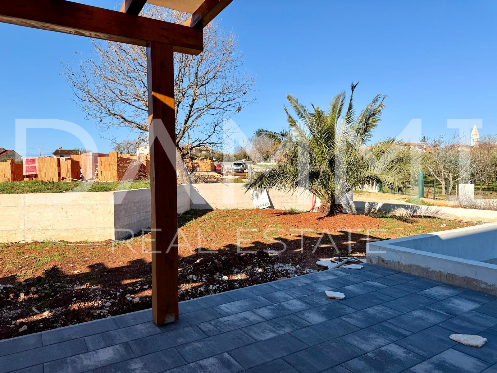 ISTRA&comma; PORE&Ccaron; - DVOJNA PRIZEMNICA