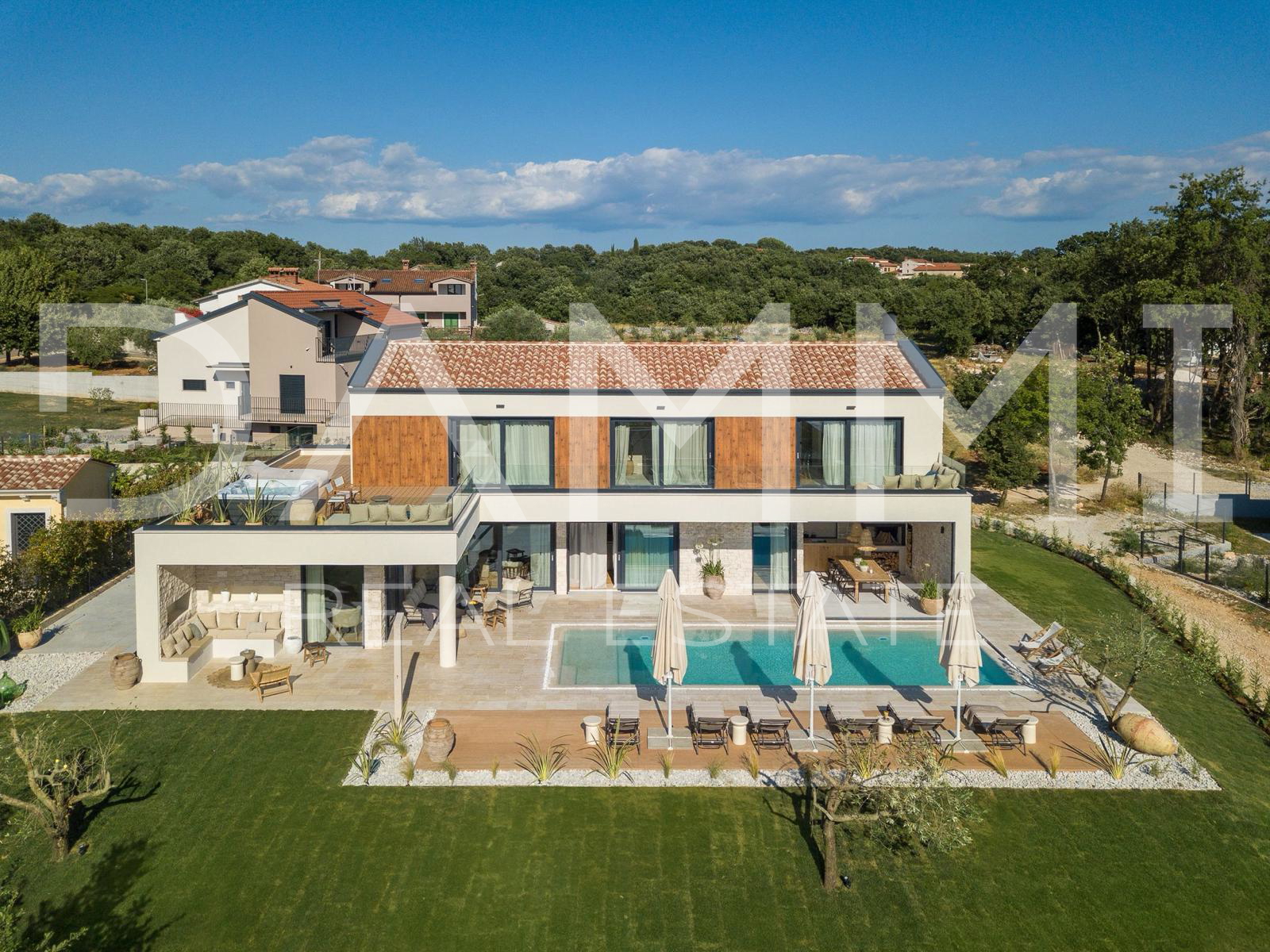 ISTRA&comma; TINJAN - Designer villa with pool and wellness center