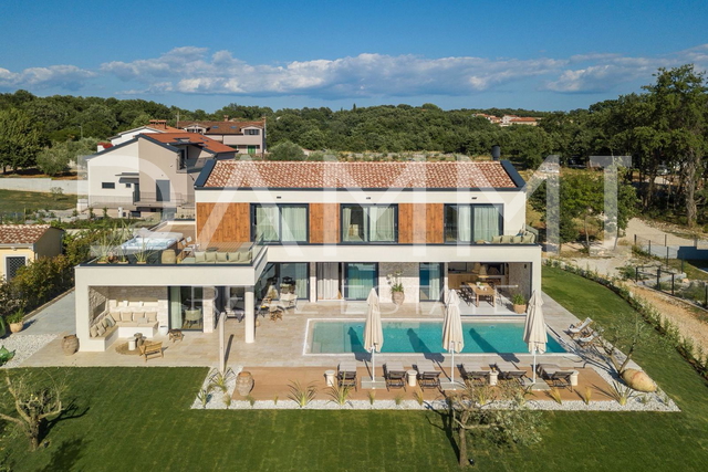 ISTRA, TINJAN - Designer villa with pool and wellness center