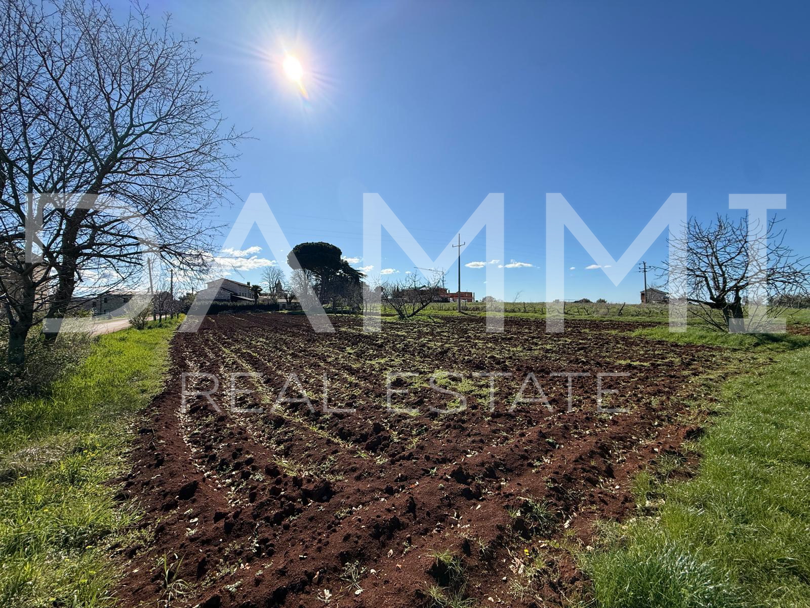 ISTRA&comma; PORE&Ccaron; - Gra&dstrok;evinsko zemlji&scaron;te idealno za gradnju ku&cacute;e