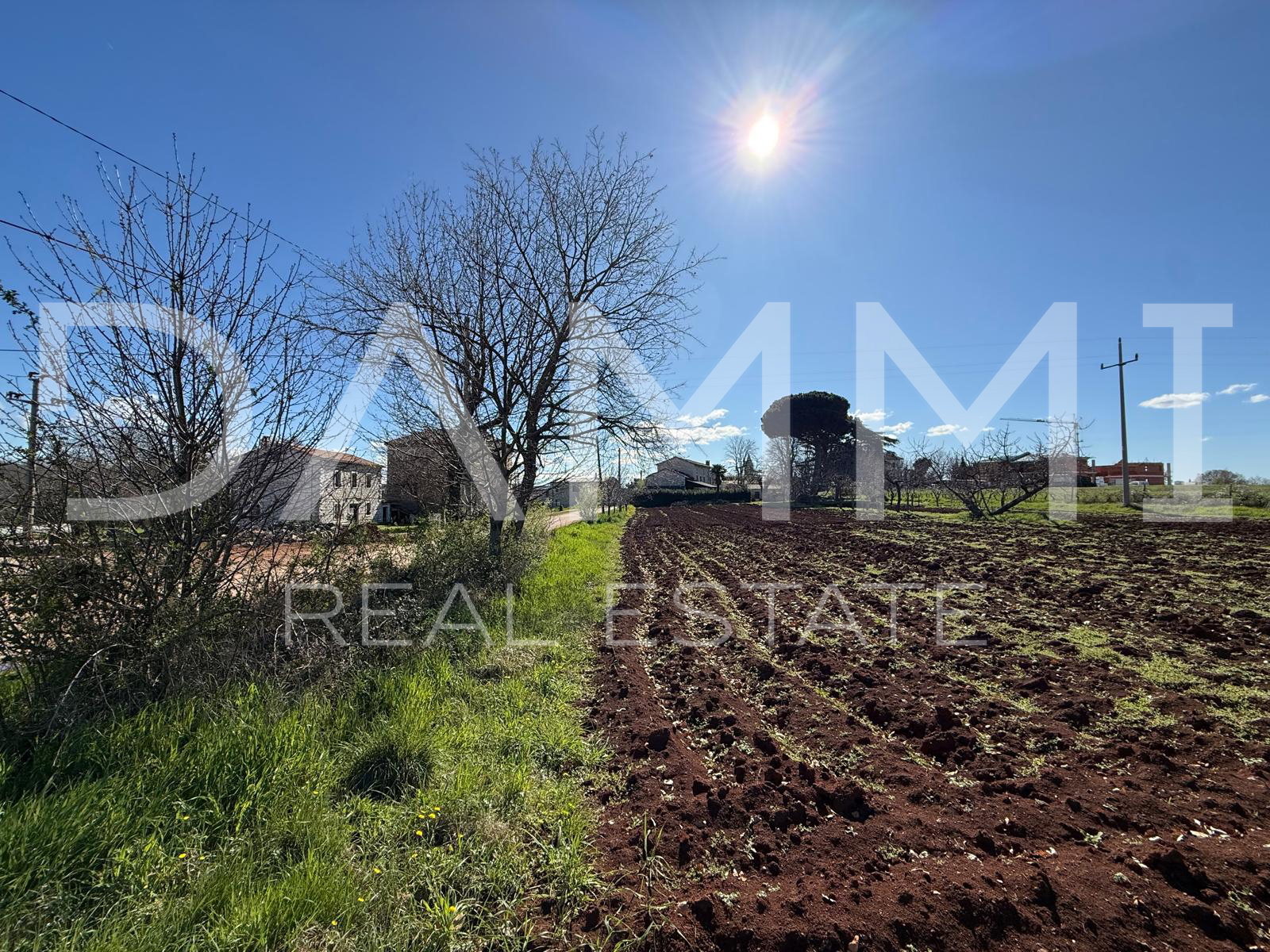 ISTRA&comma; PORE&Ccaron; - Gra&dstrok;evinsko zemlji&scaron;te idealno za gradnju ku&cacute;e