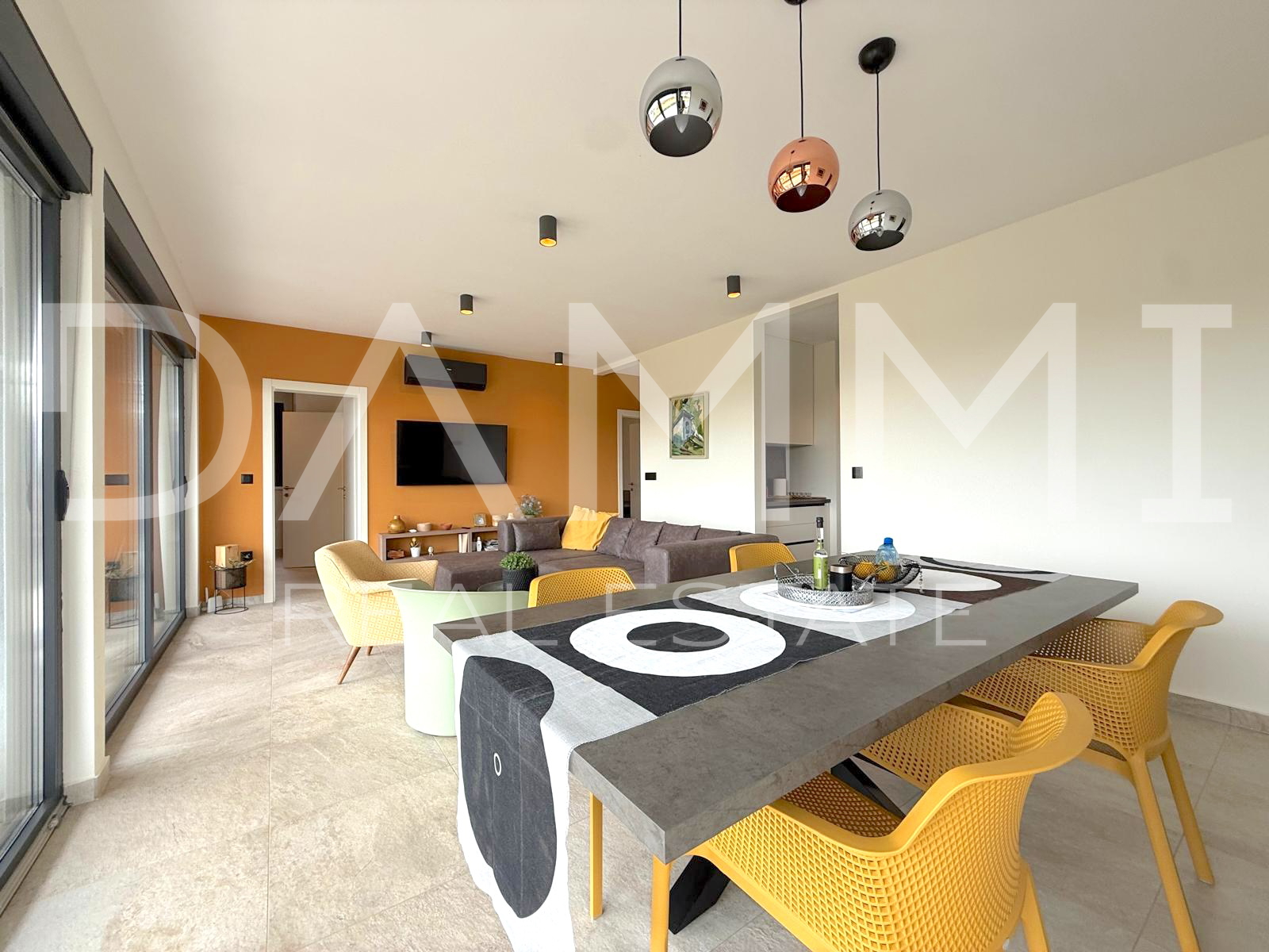 ISTRA&comma; SVETI LOVRE&Ccaron; - MODERNA PRIZEMNICA S BAZENOM U LIJEPOM OKRU&Zcaron;ENJU