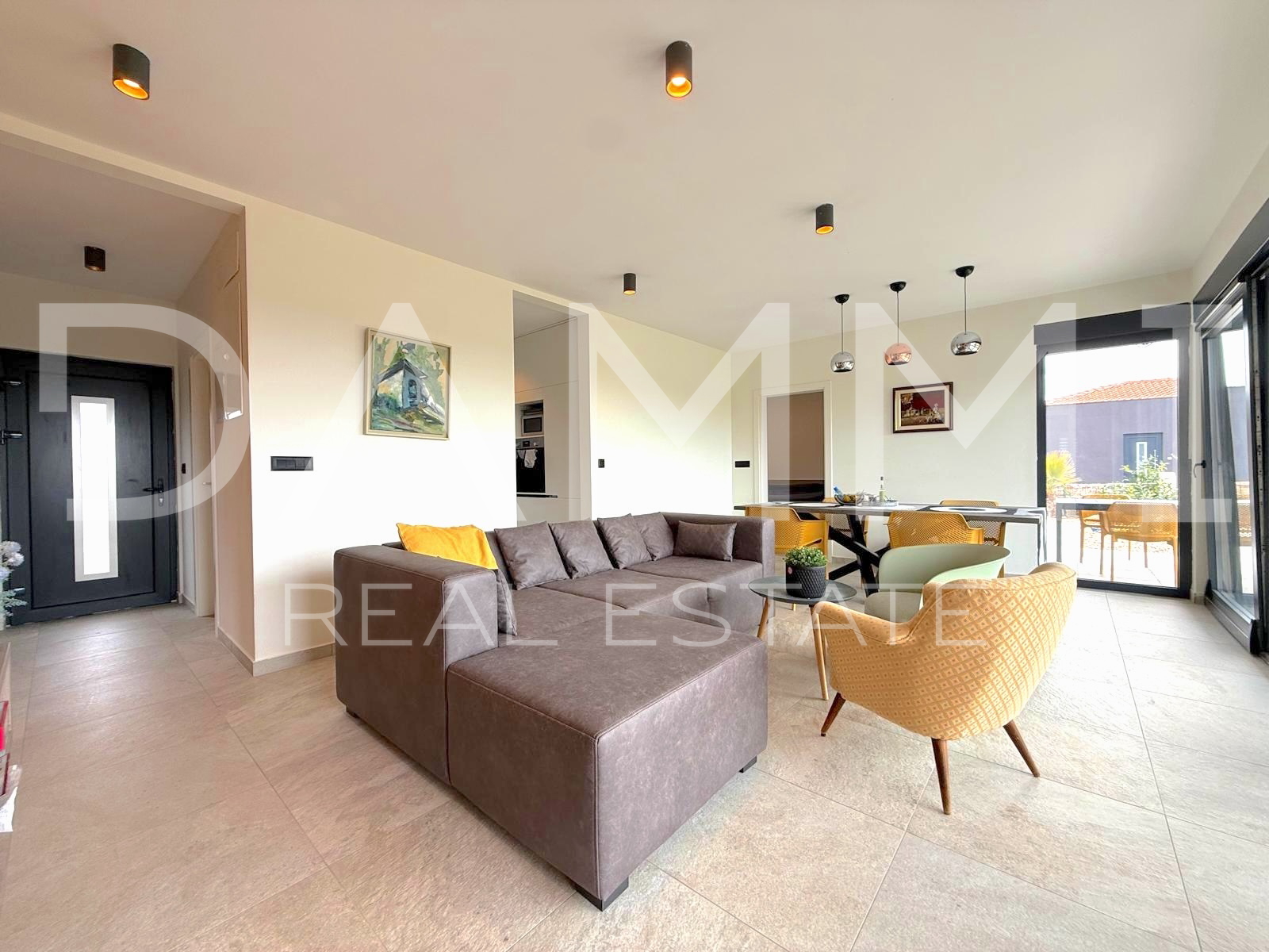 ISTRA&comma; SVETI LOVRE&Ccaron; - MODERNA PRIZEMNICA S BAZENOM U LIJEPOM OKRU&Zcaron;ENJU