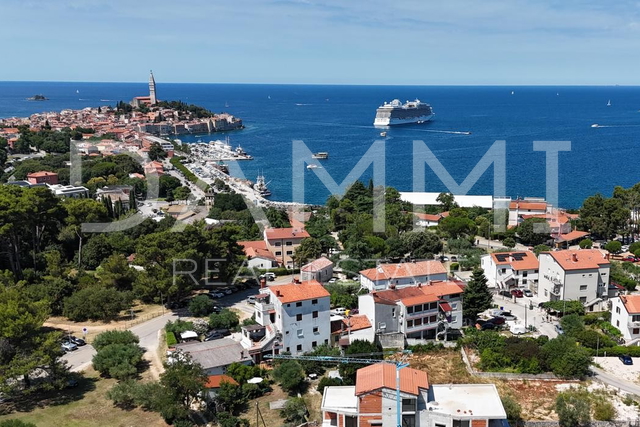 Istra, Rovinj, stan u novogradnji blizu centra i plaže