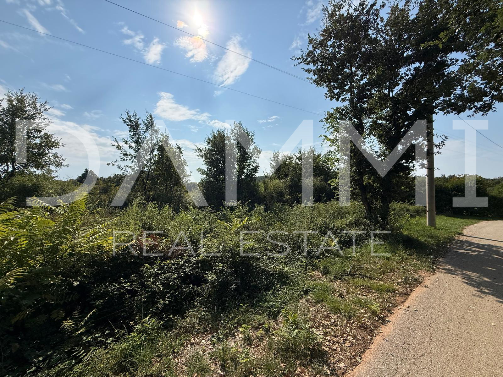 ISTRA&comma; PORE&Ccaron; - GRA&Dstrok;EVINSKO ZEMLJI&Scaron;TE 8 KM OD MORA