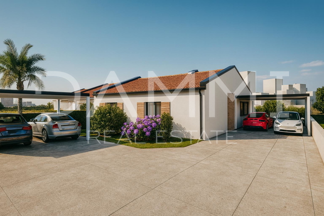 ISTRA, SVETI LOVREČ - VILLA AL PIANO TERRA CON PISCINA IN AMBIENTE TRANQUILLO