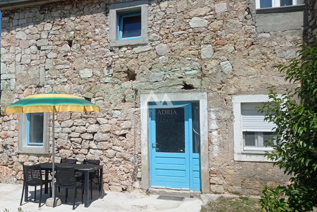 BANJ - ADAPTIRANA KAMAENA KUĆA 50 M2 PLUS RUŠEVINA 81 M2 - 1850.000 €