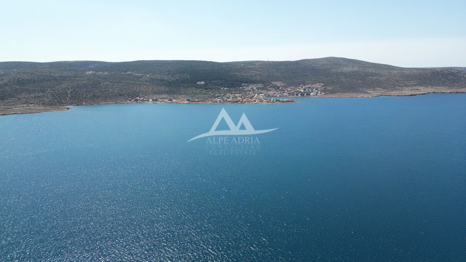 SELINE - ATRAKTIVNA LOKACIJA - 760  m2- 76.000 €