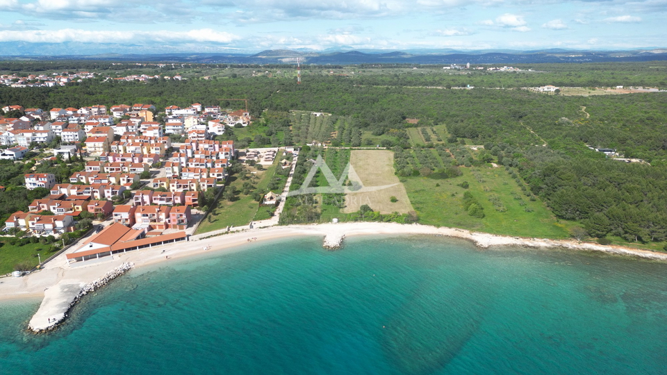 EKSKLUZIVNA PRODAJA – GRAĐEVINSKO ZEMLJIŠTE UZ MORE – KUMENAT, BIOGRAD NA MORU - 664.622 €